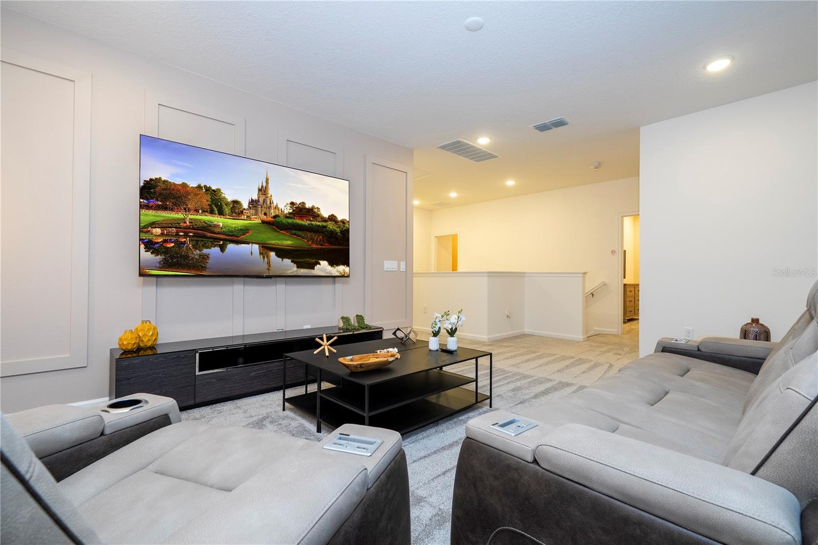 Listing photo id 43 for 5860 High Seas Drive