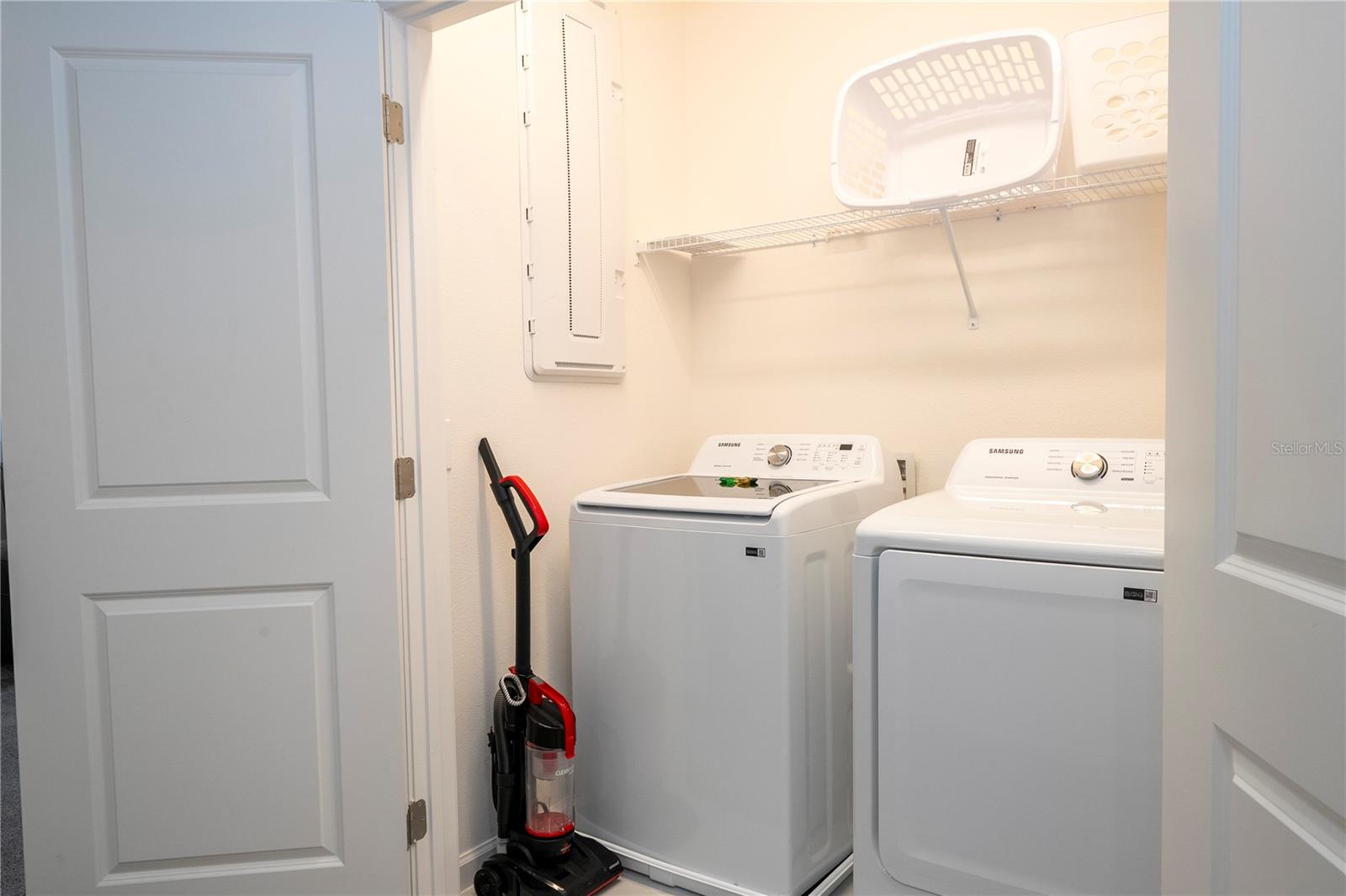 Listing photo id 46 for 5860 High Seas Drive