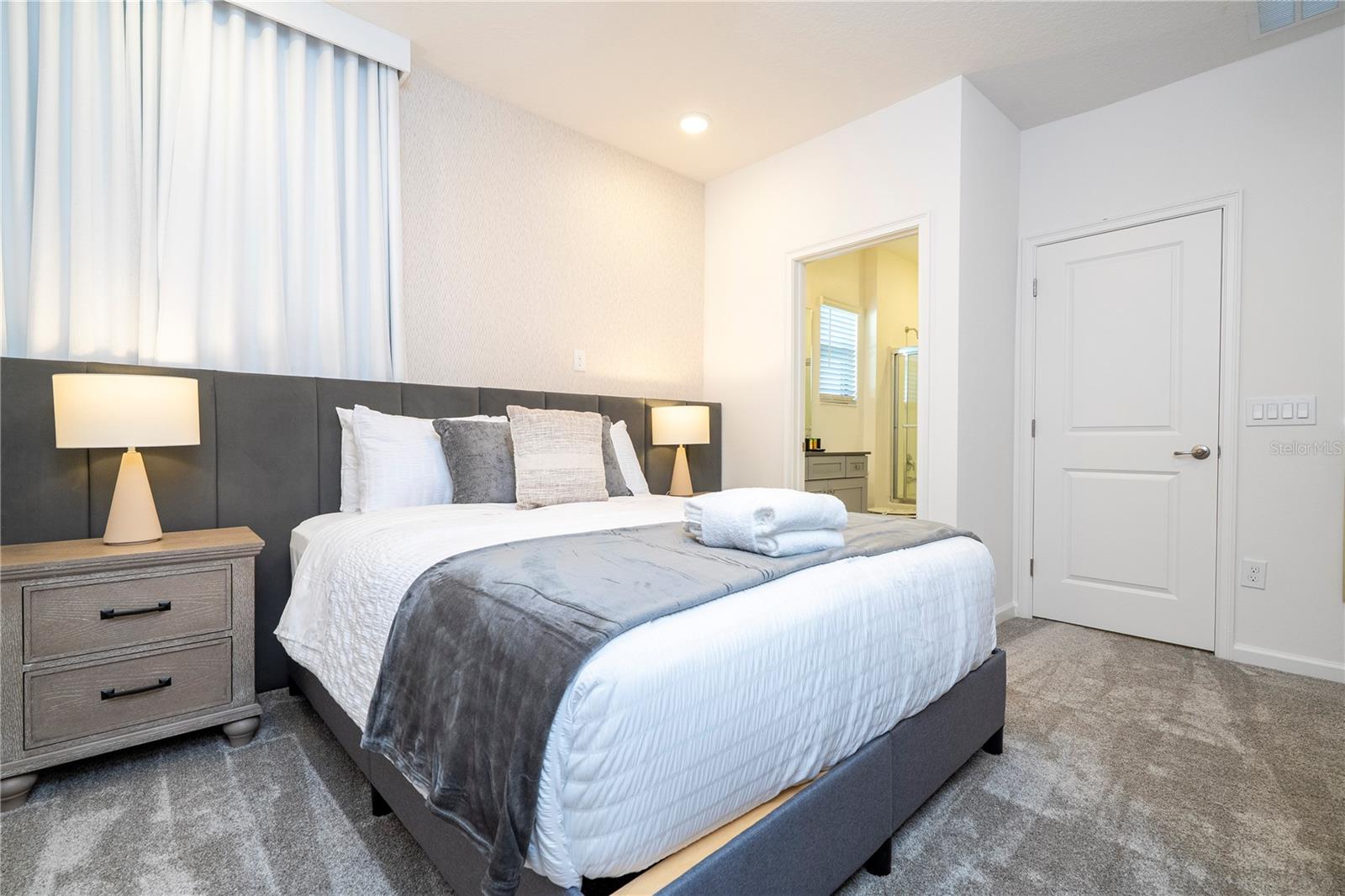 Listing photo id 48 for 5860 High Seas Drive