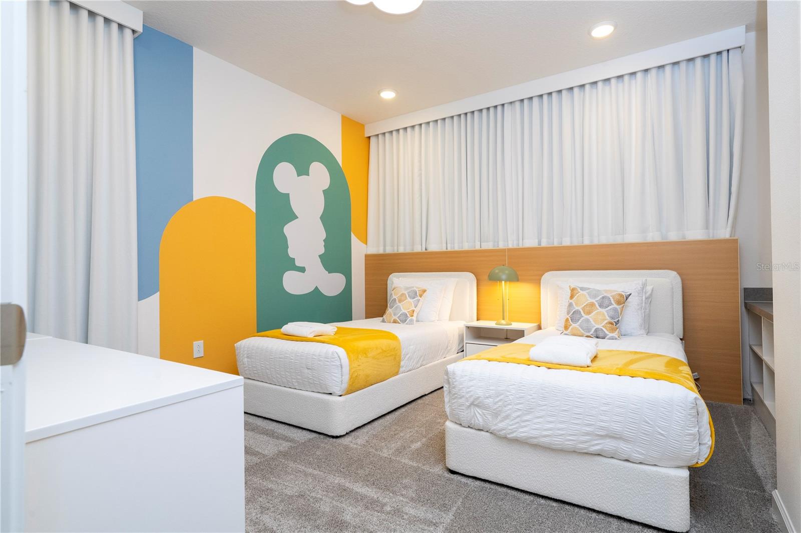 Listing photo id 60 for 5860 High Seas Drive