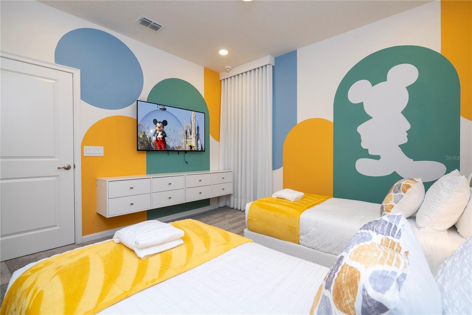 Listing photo id 63 for 5860 High Seas Drive