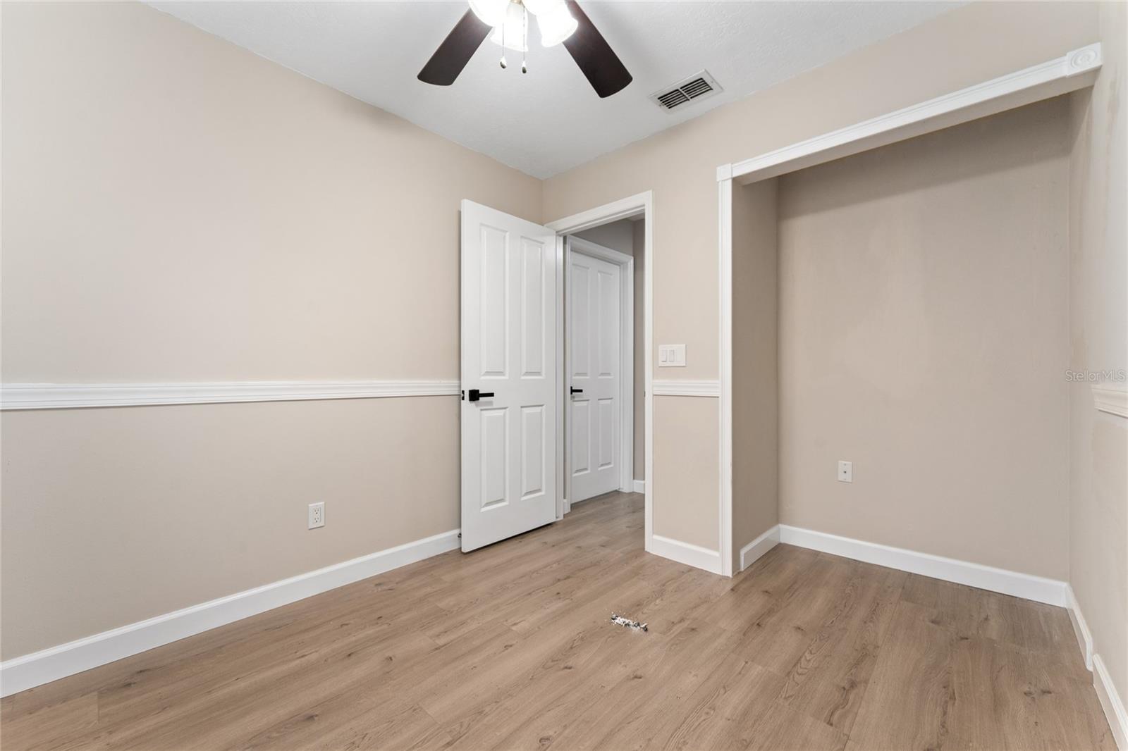 Image 13 of 28 For 4467 Brook Hollow Circle