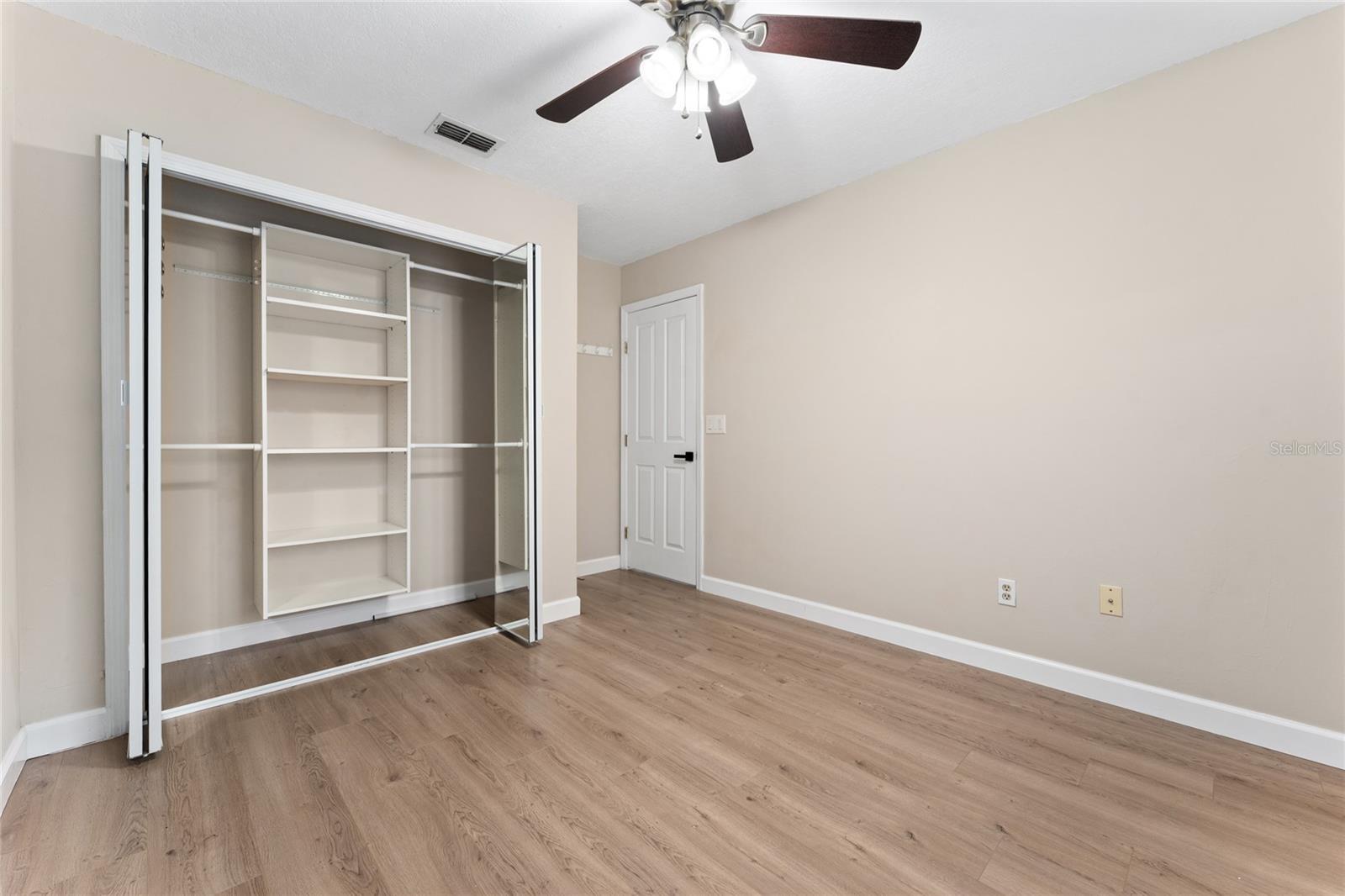 Image 15 of 28 For 4467 Brook Hollow Circle