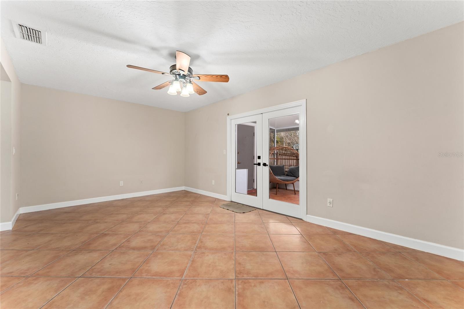 Image 6 of 28 For 4467 Brook Hollow Circle