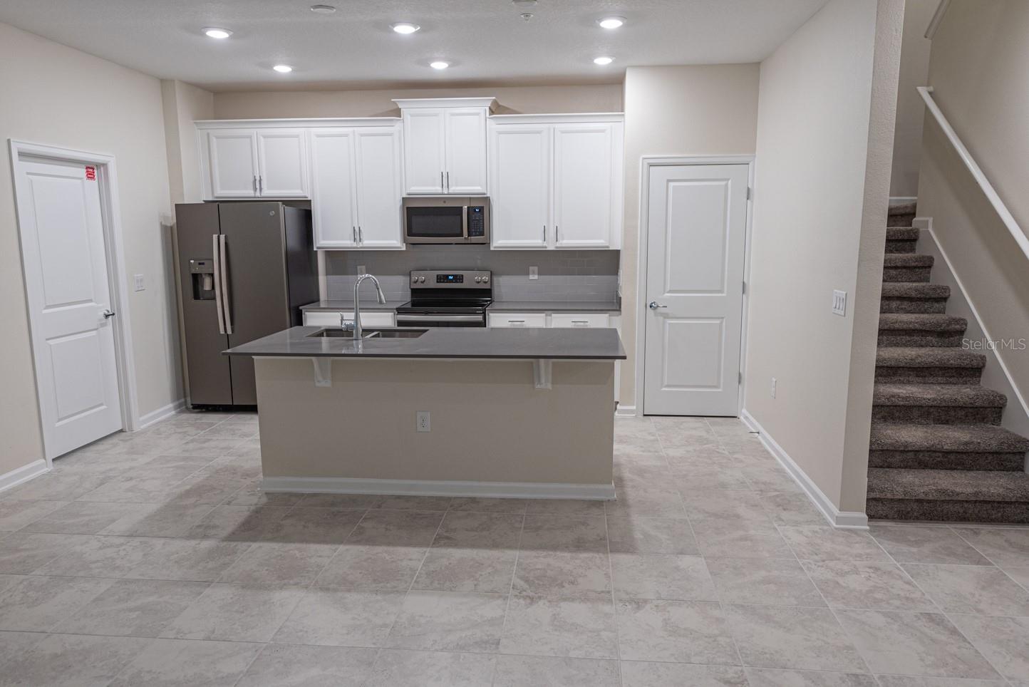 Image 19 of 26 For 2990 Aqua Virgo Loop 10