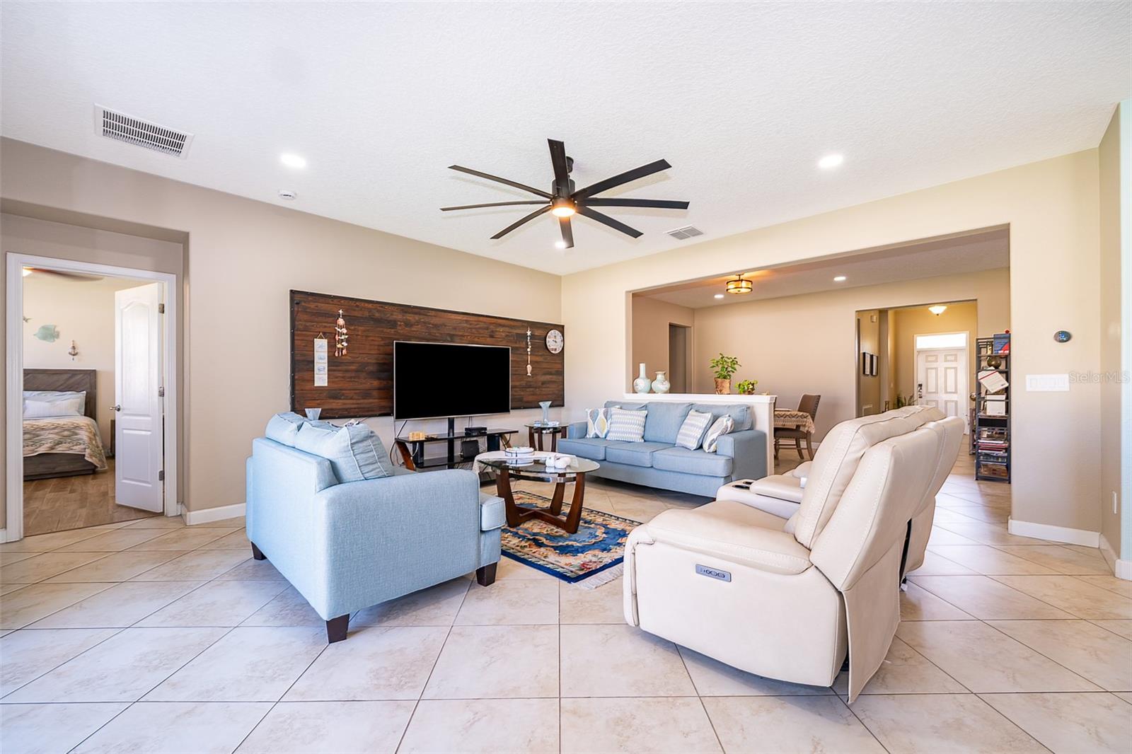 Image 21 of 35 For 2736 Atherton Drive