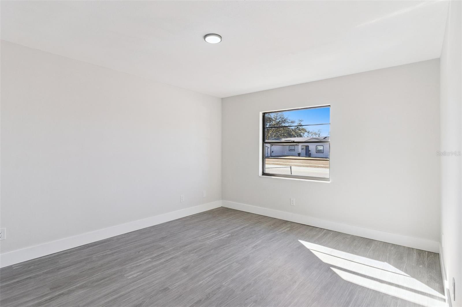 Listing photo id 26 for 2533 Oak Run Boulevard