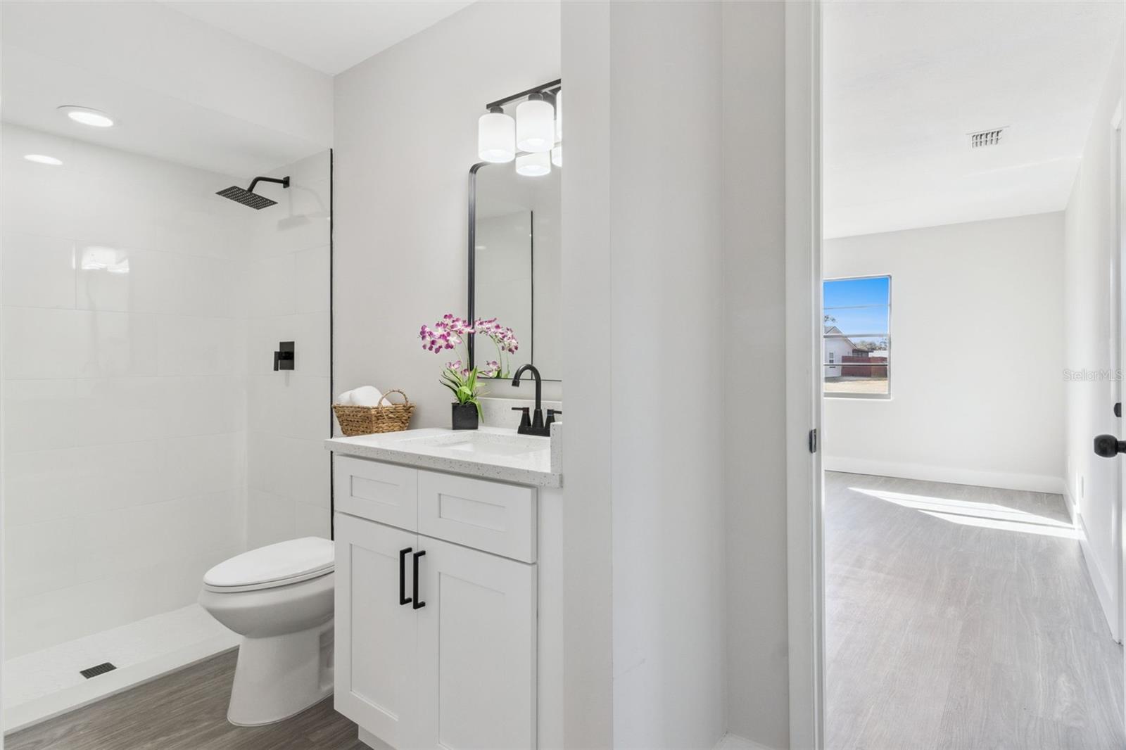 Listing photo id 27 for 2533 Oak Run Boulevard