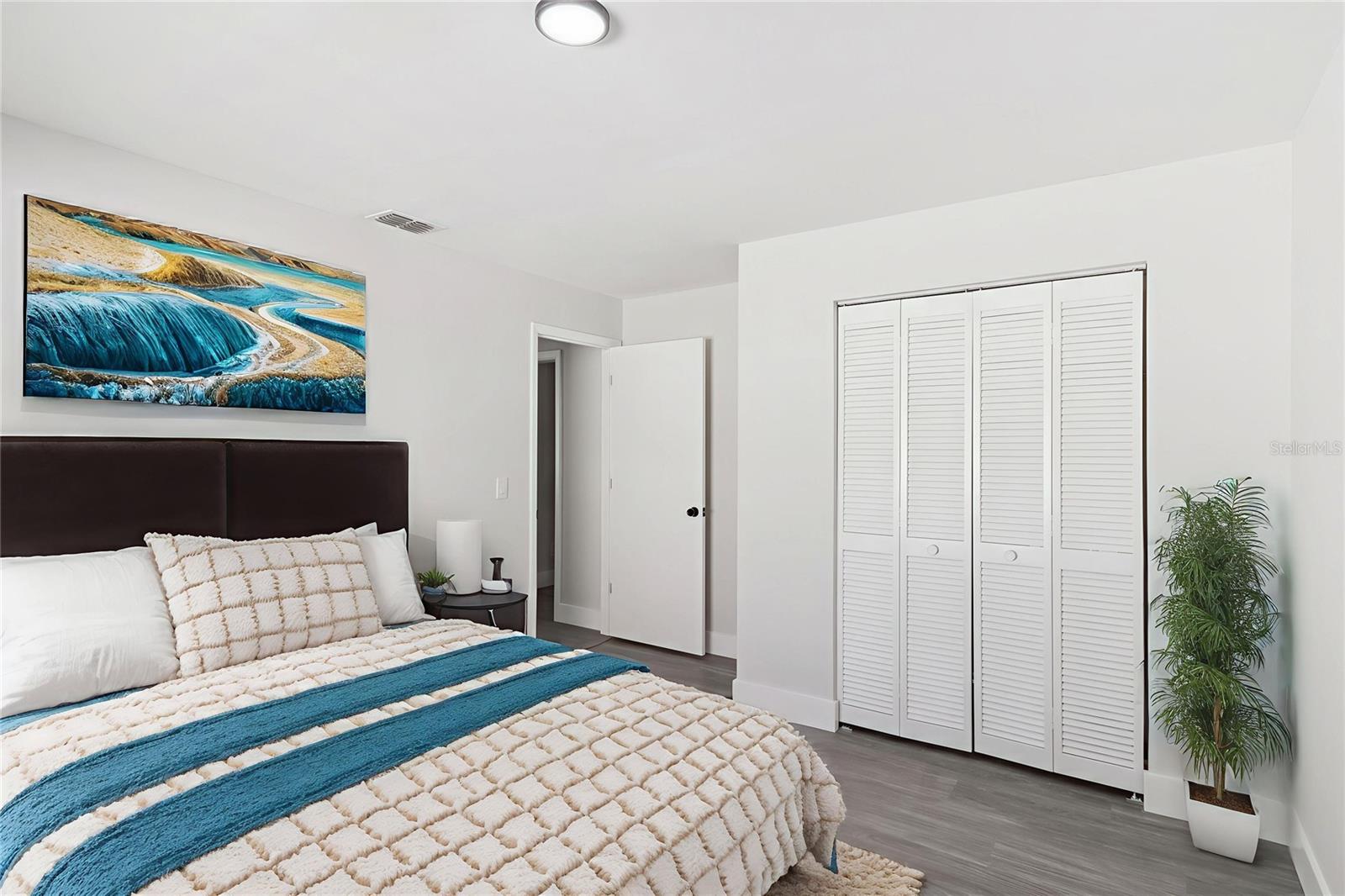 Listing photo id 30 for 2533 Oak Run Boulevard