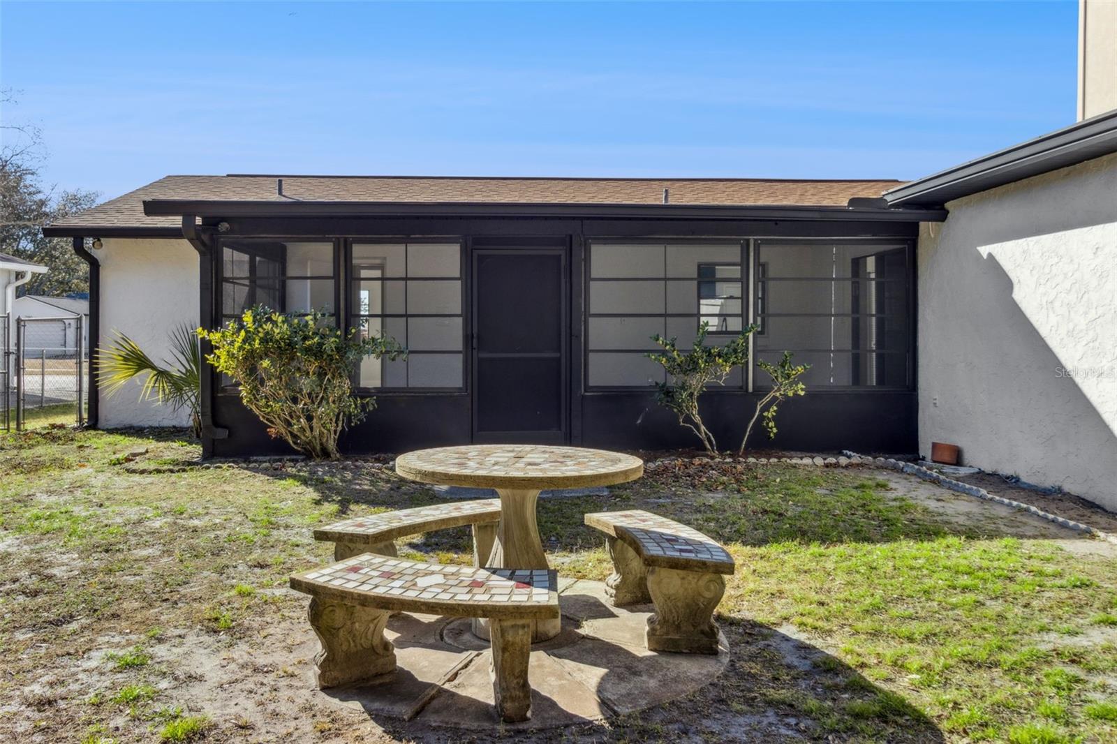 Listing photo id 45 for 2533 Oak Run Boulevard