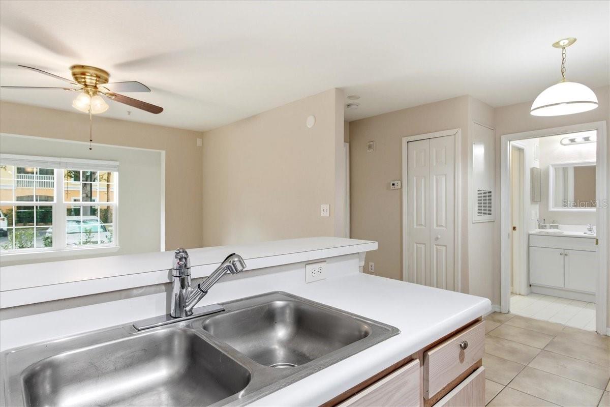 Image 10 of 45 For 5455 Vineland  3107