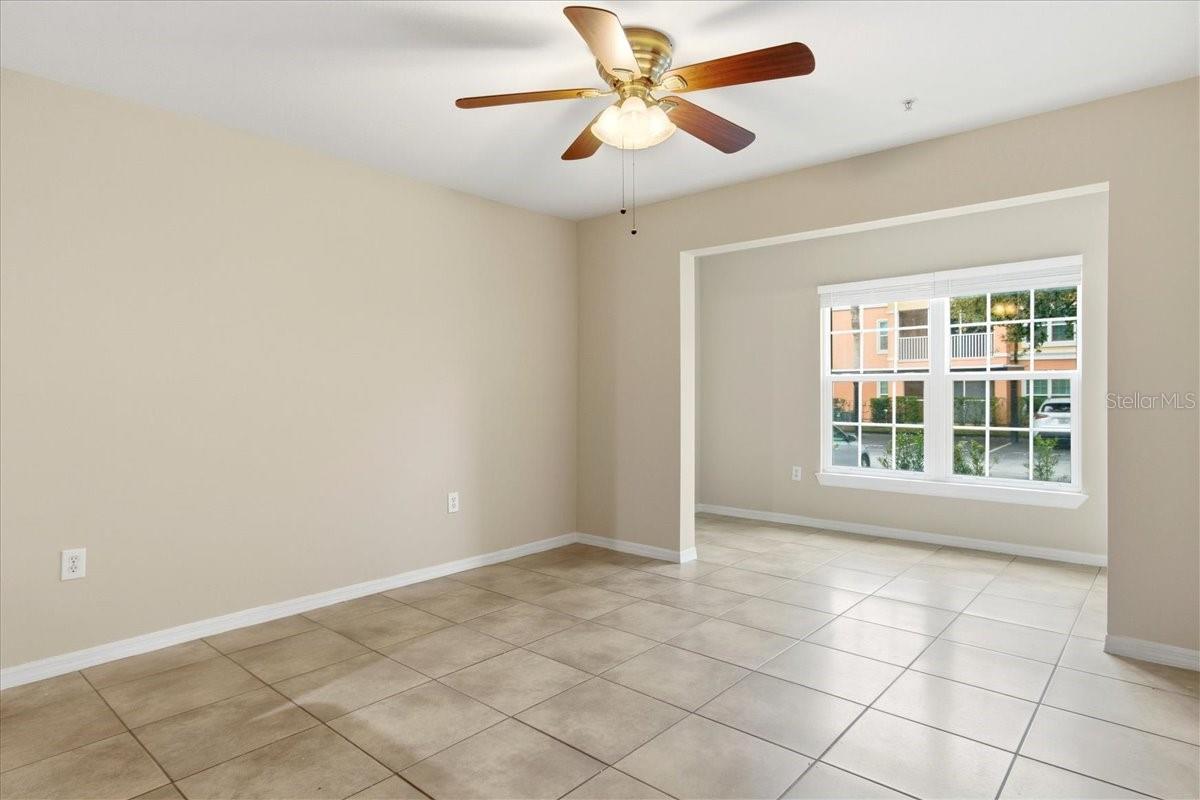 Image 17 of 45 For 5455 Vineland  3107