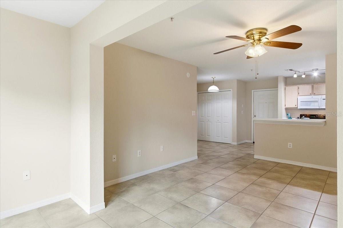 Image 19 of 45 For 5455 Vineland  3107