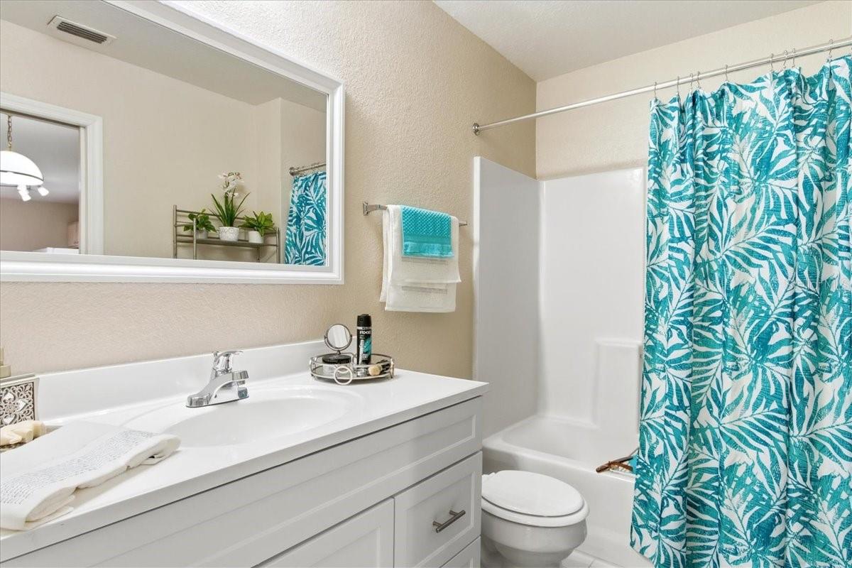 Image 24 of 45 For 5455 Vineland  3107