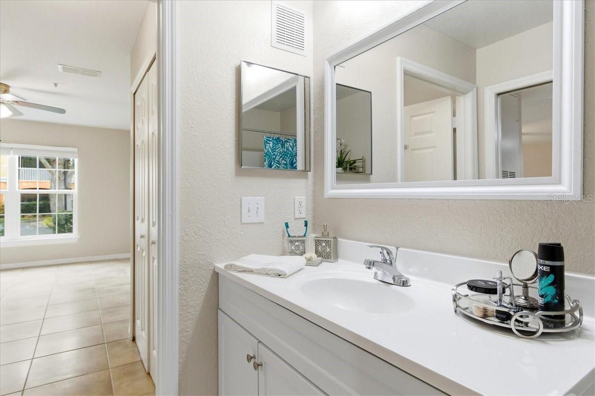 Image 25 of 45 For 5455 Vineland  3107