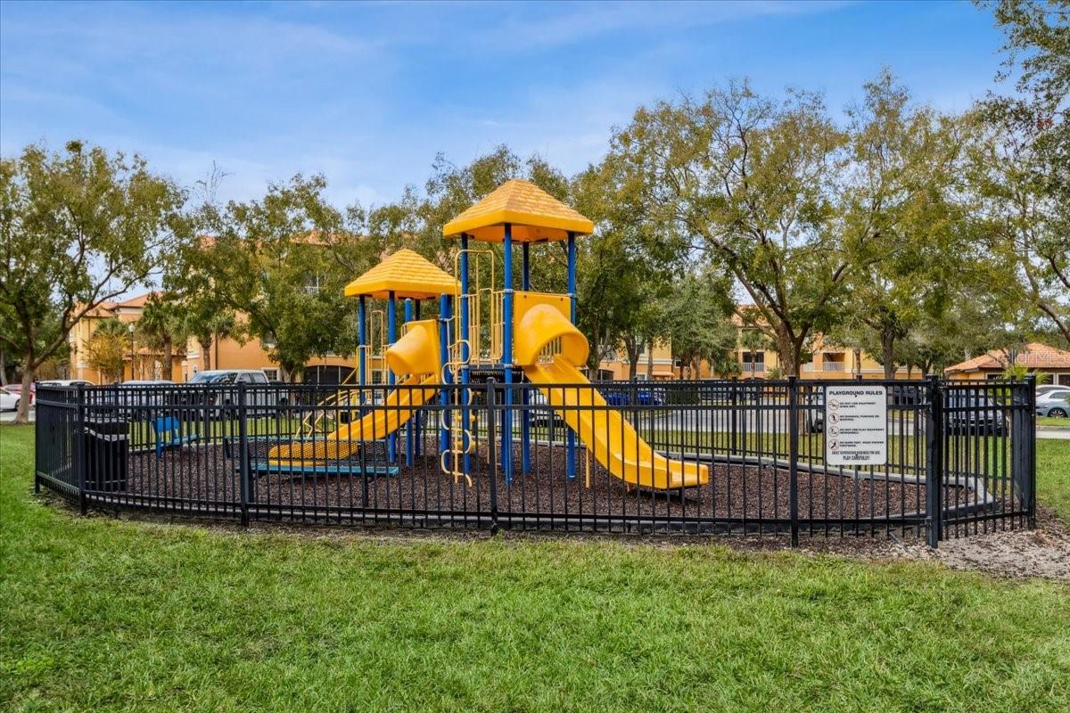 Image 41 of 45 For 5455 Vineland  3107