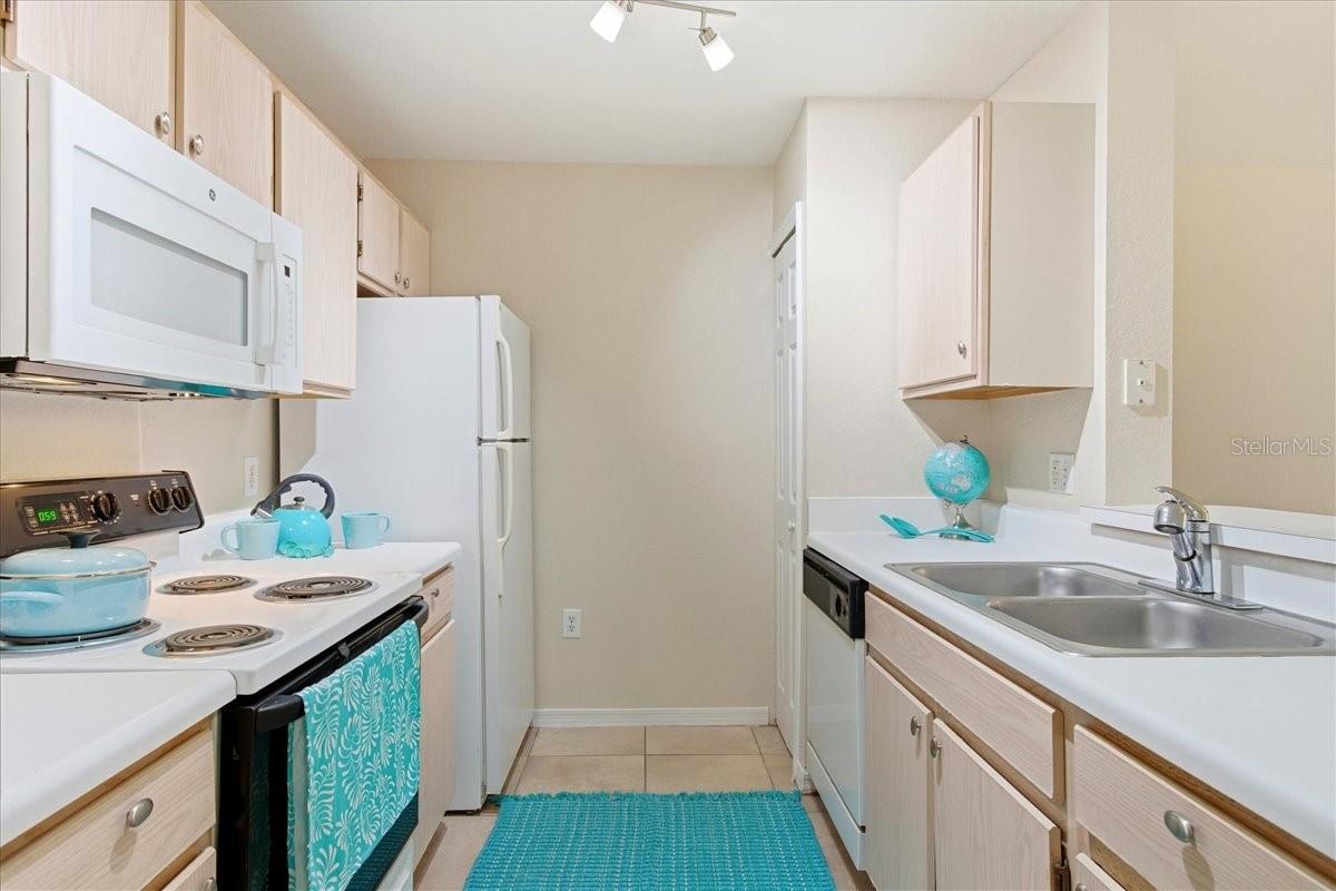 Image 8 of 45 For 5455 Vineland  3107