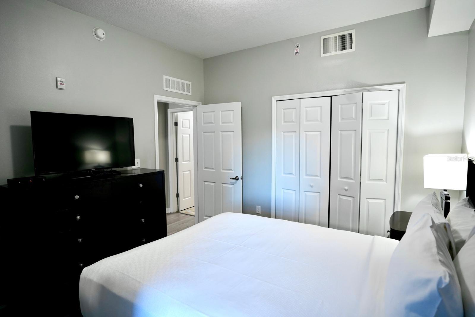 Image 6 of 26 For 14501 Grove Resort Avenue 1328