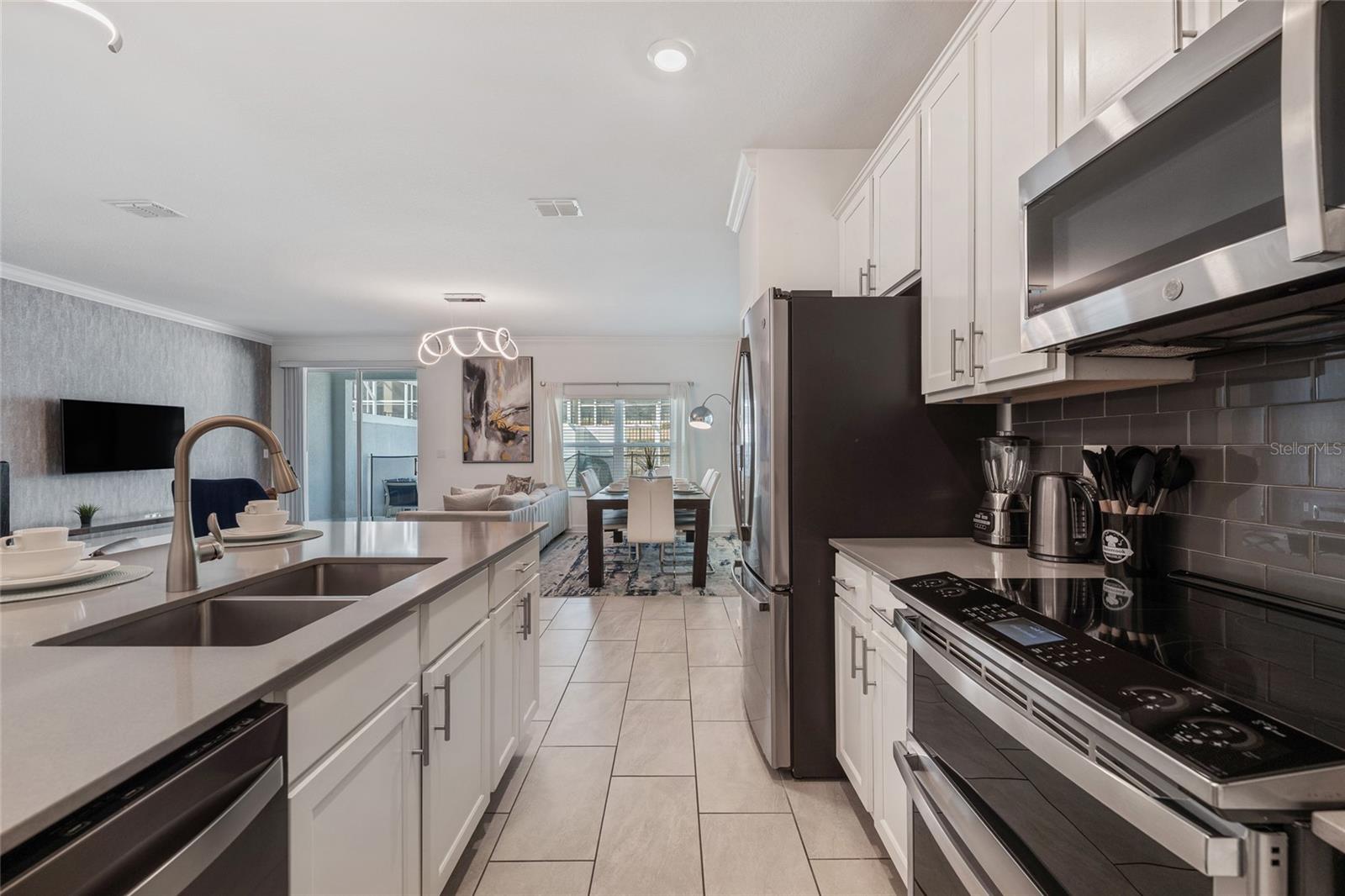 Image 14 of 39 For 1070 Splash Shot Place