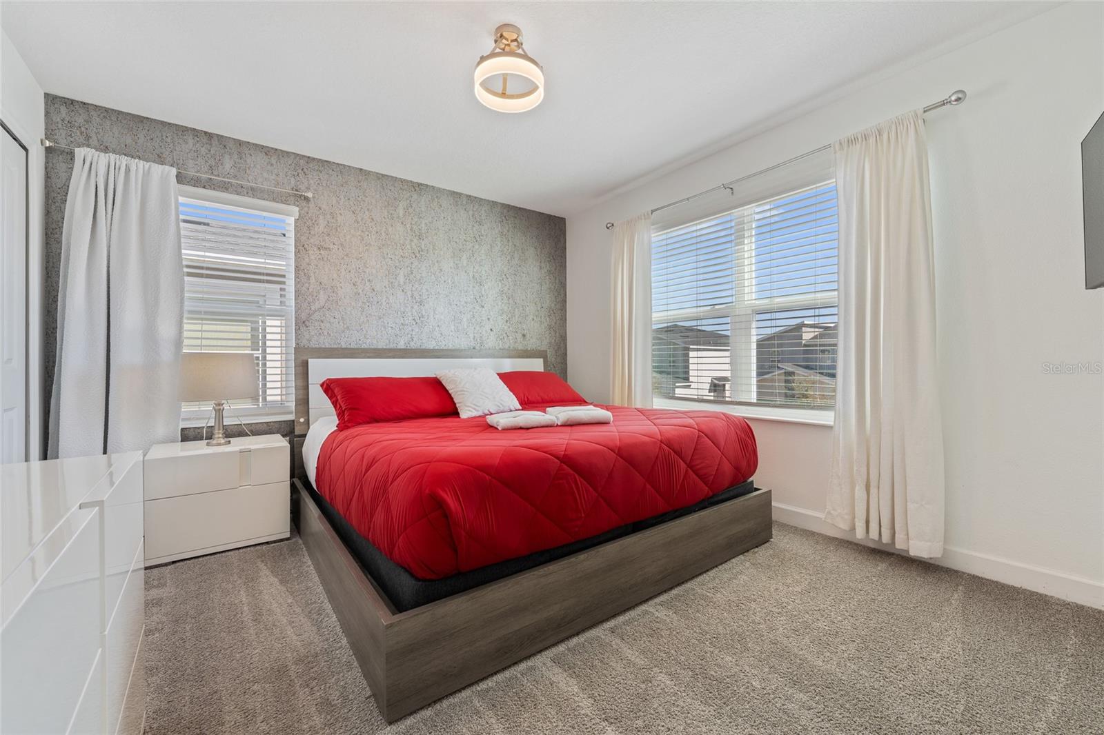 Image 22 of 39 For 1070 Splash Shot Place