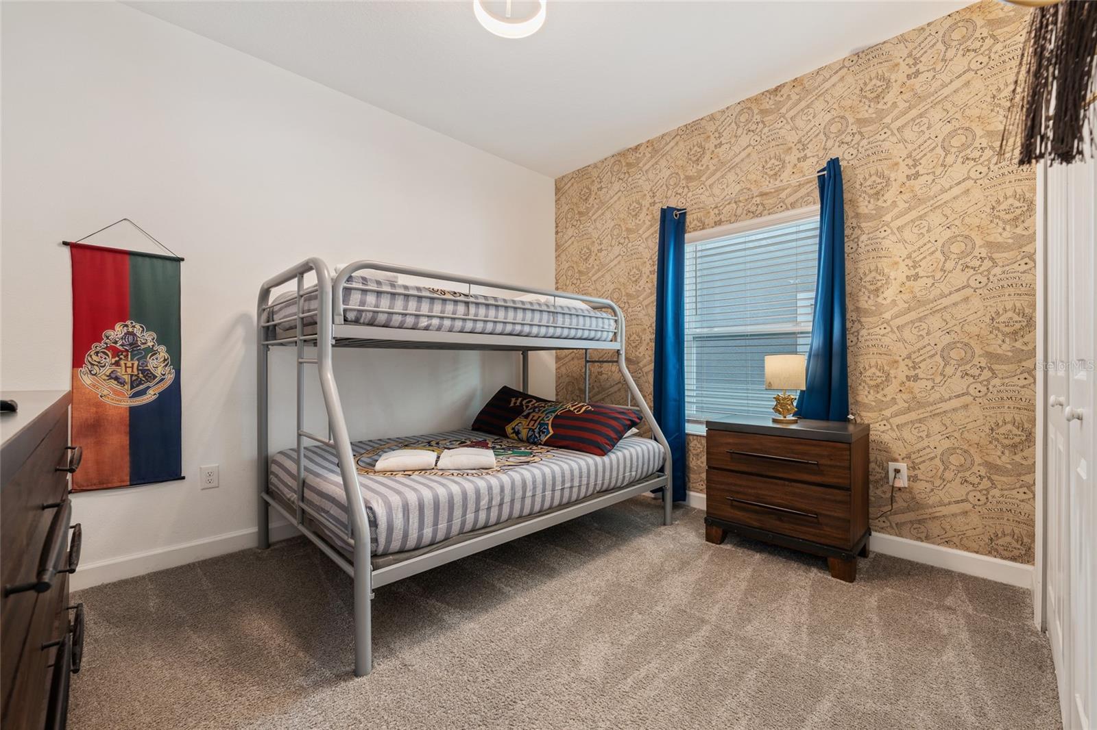 Image 26 of 39 For 1070 Splash Shot Place