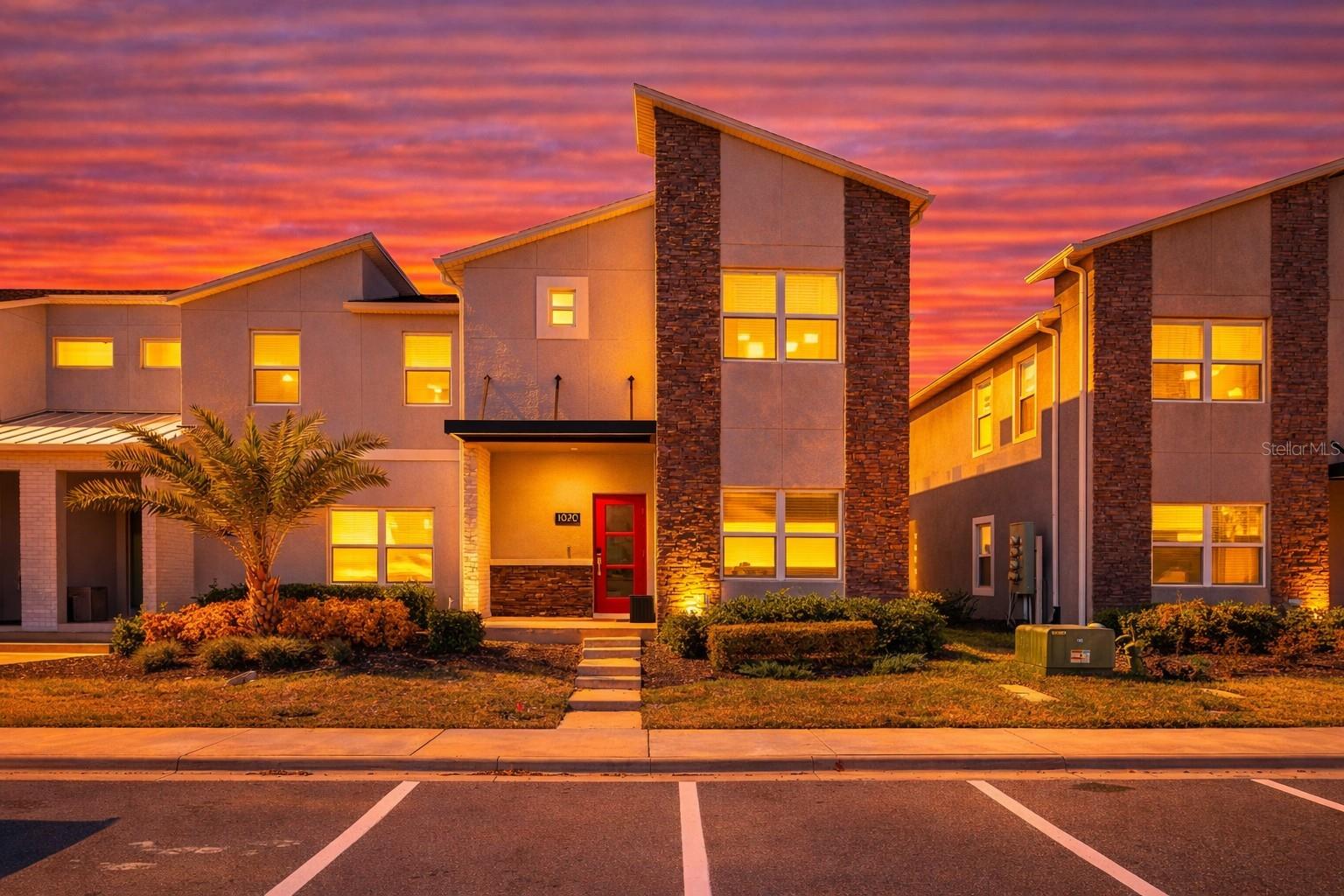 Image 3 of 39 For 1070 Splash Shot Place