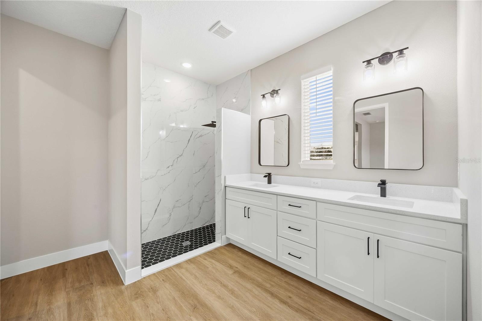 Image 20 of 30 For 2145 River Hawk Loop