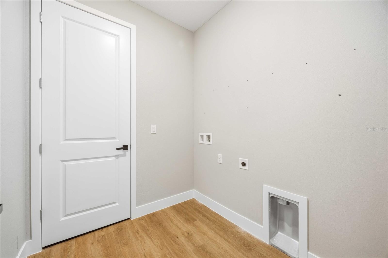 Image 27 of 30 For 2145 River Hawk Loop