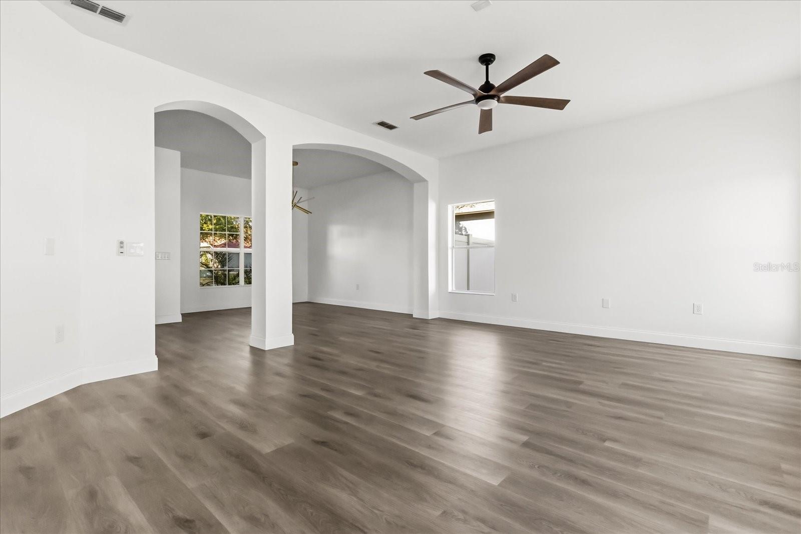 Image 4 of 34 For 15663 Durango Circle