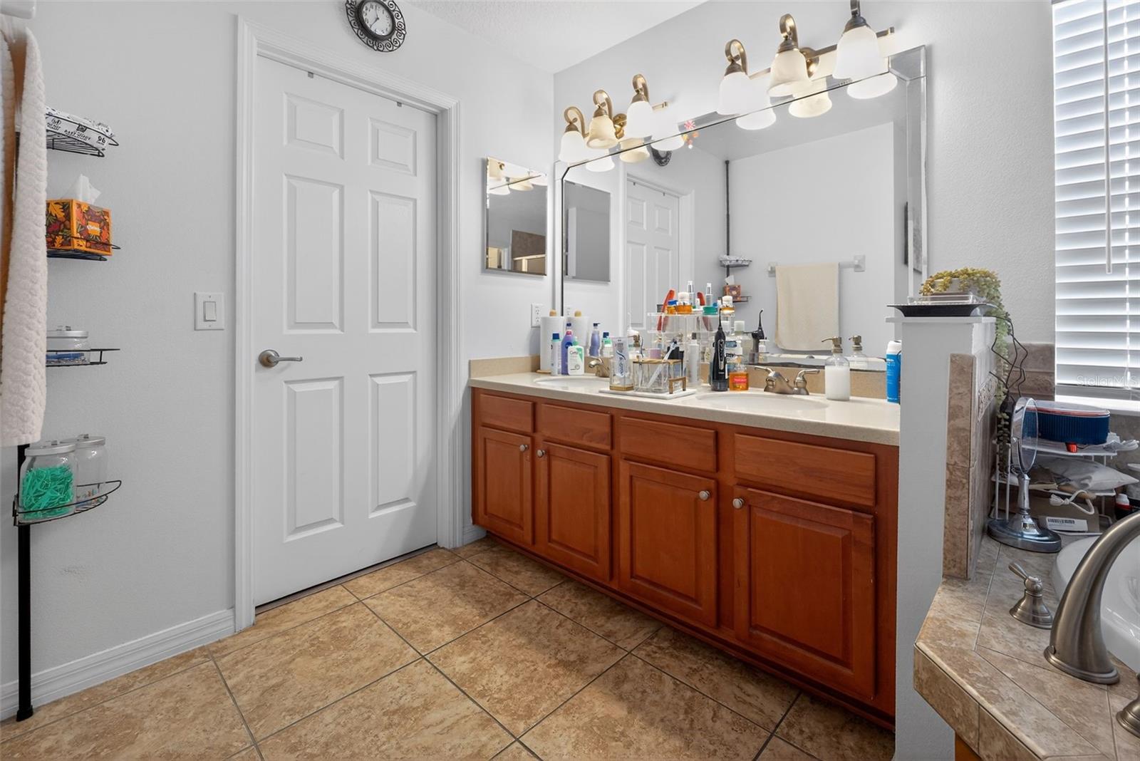 Image 31 of 44 For 14950 Braywood Trail