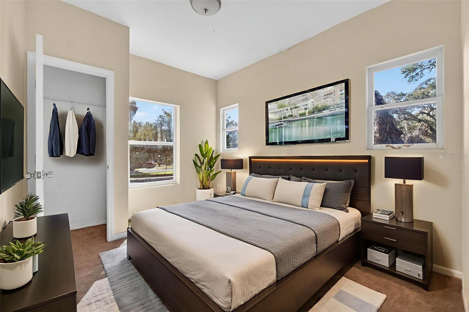 Image 20 of 27 For 842 Channing Road