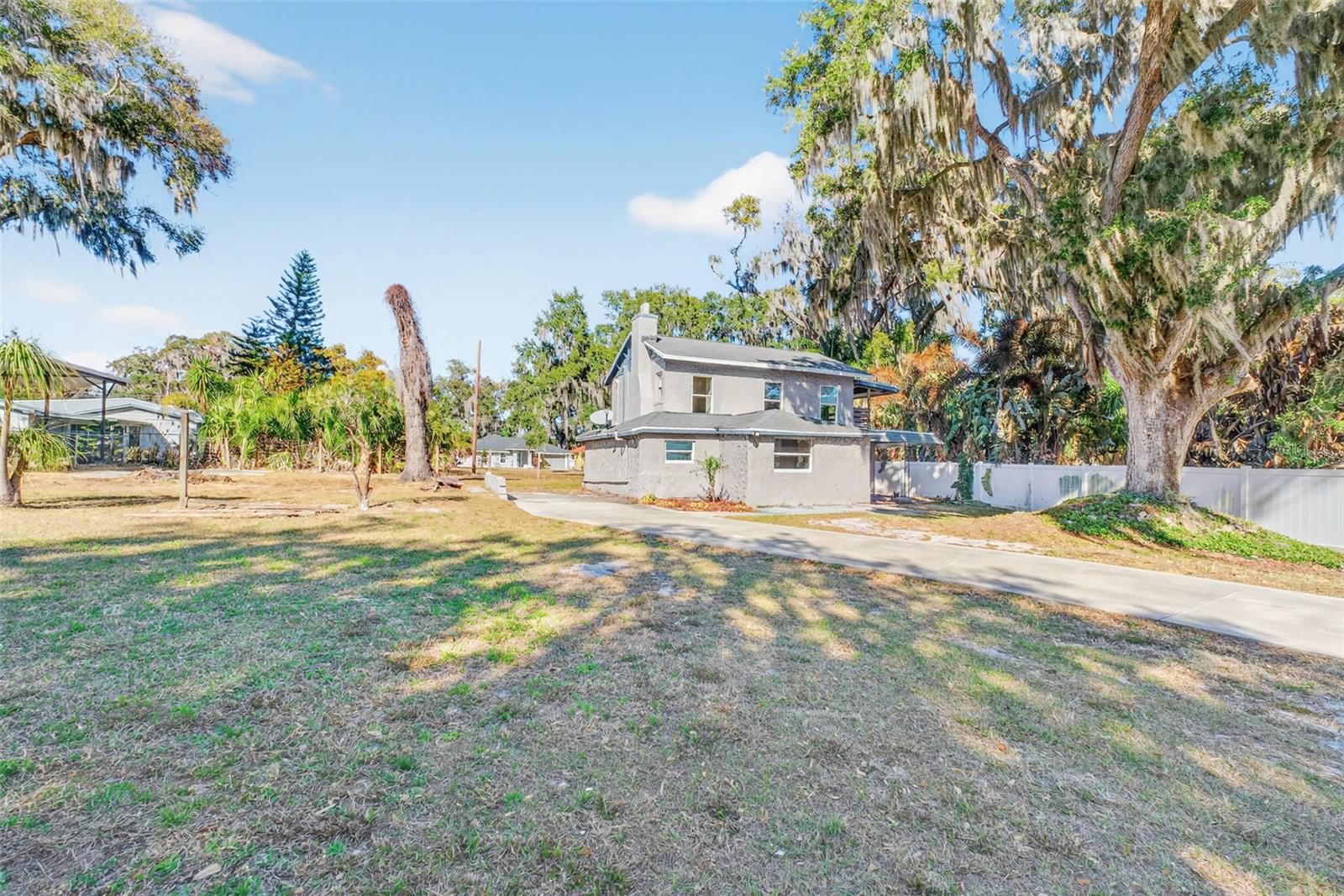 Image 24 of 27 For 842 Channing Road