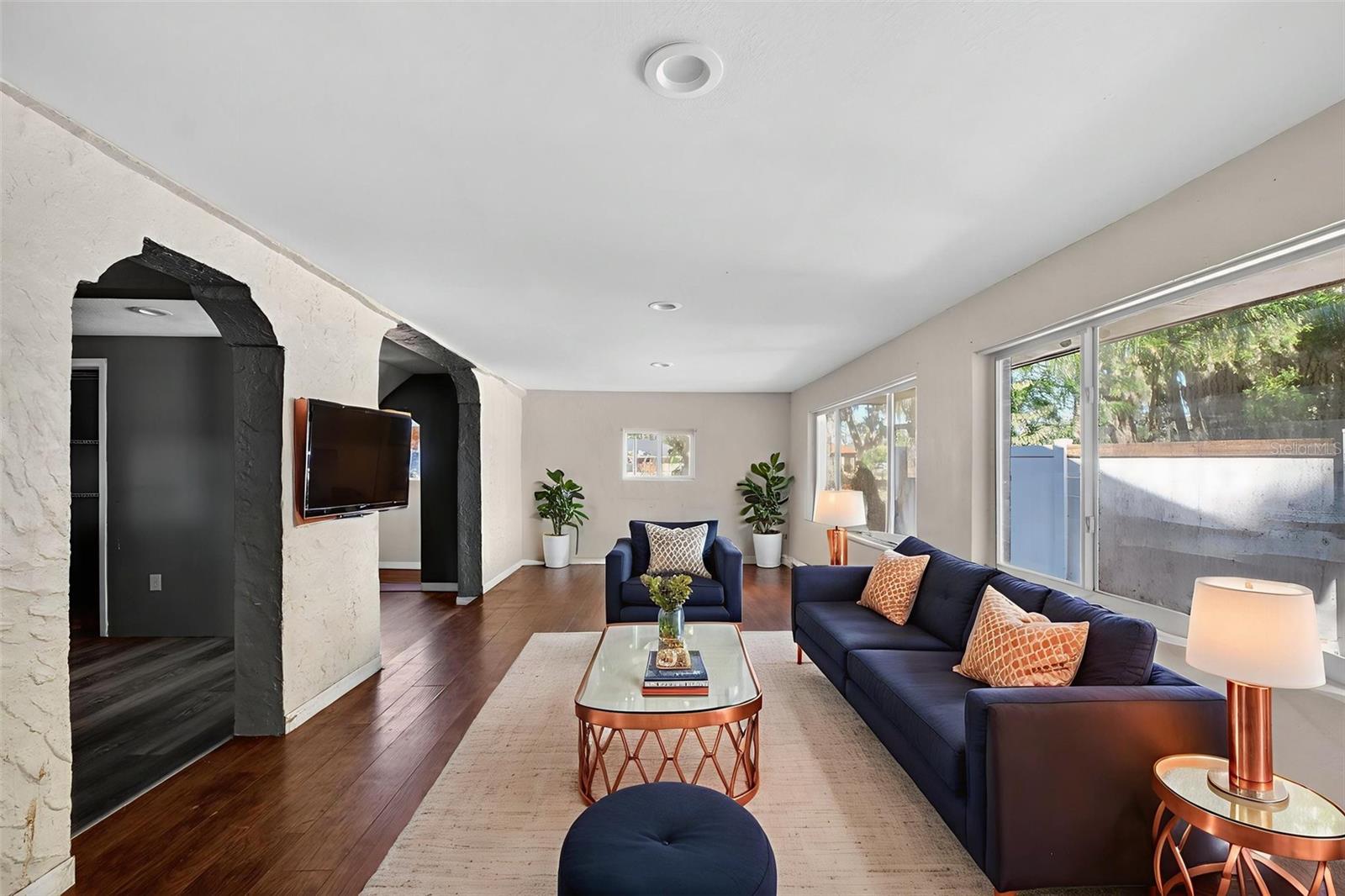 Image 4 of 27 For 842 Channing Road