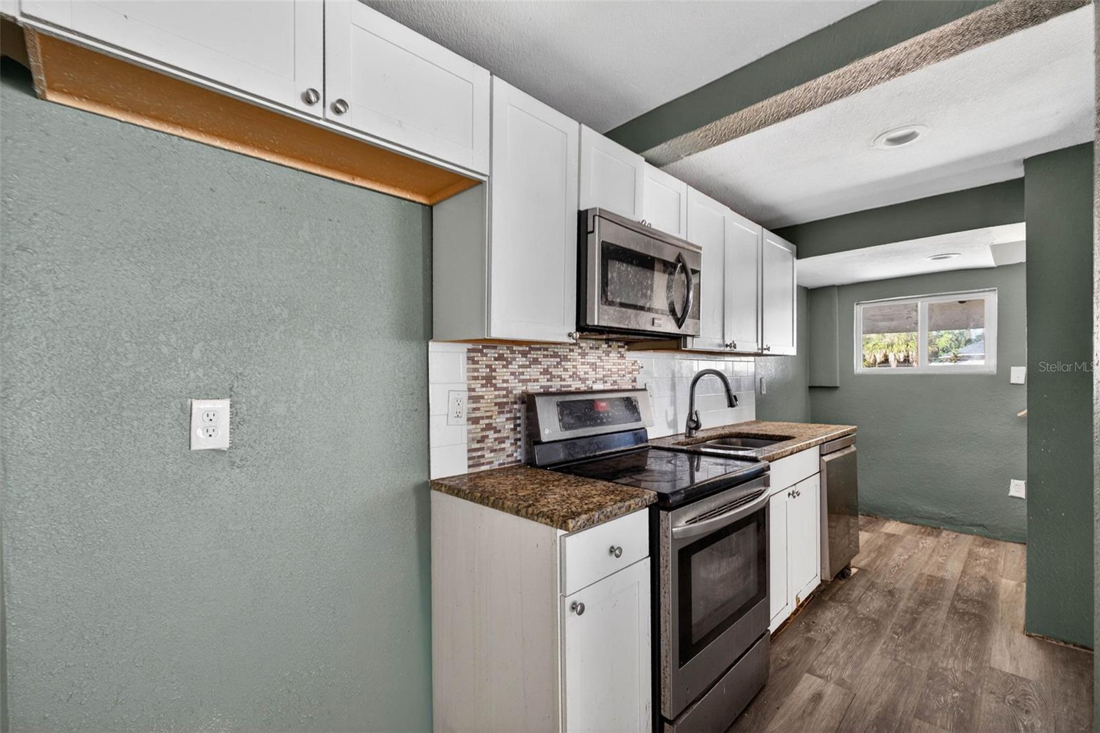 Image 7 of 27 For 842 Channing Road