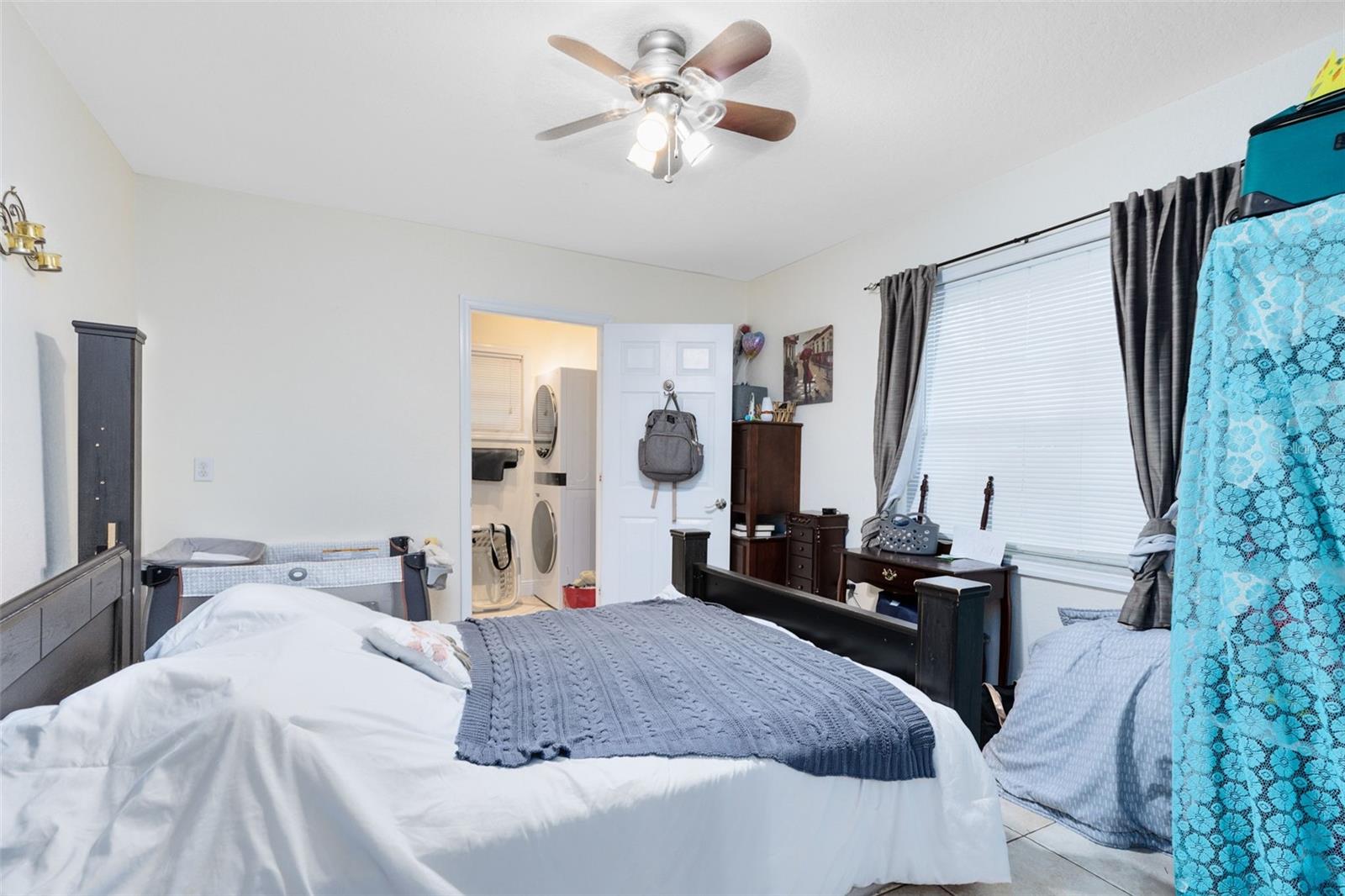 Image 21 of 32 For 607-609 California Avenue