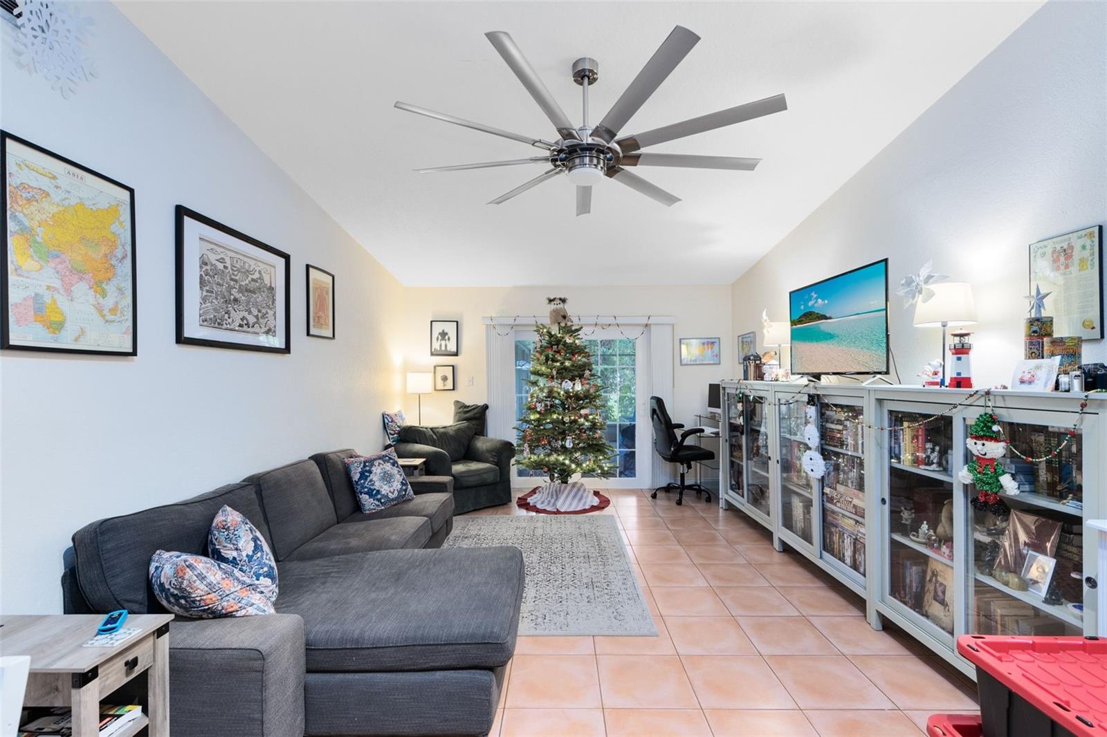 Image 3 of 32 For 607-609 California Avenue