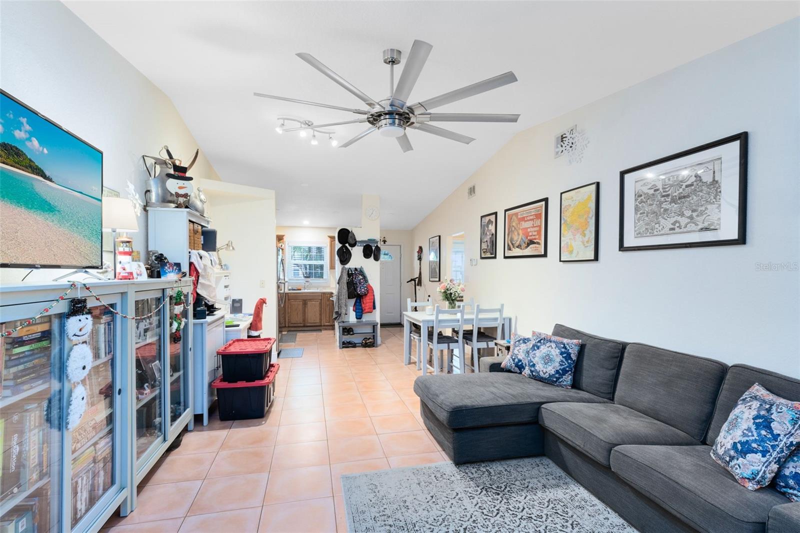 Image 4 of 32 For 607-609 California Avenue