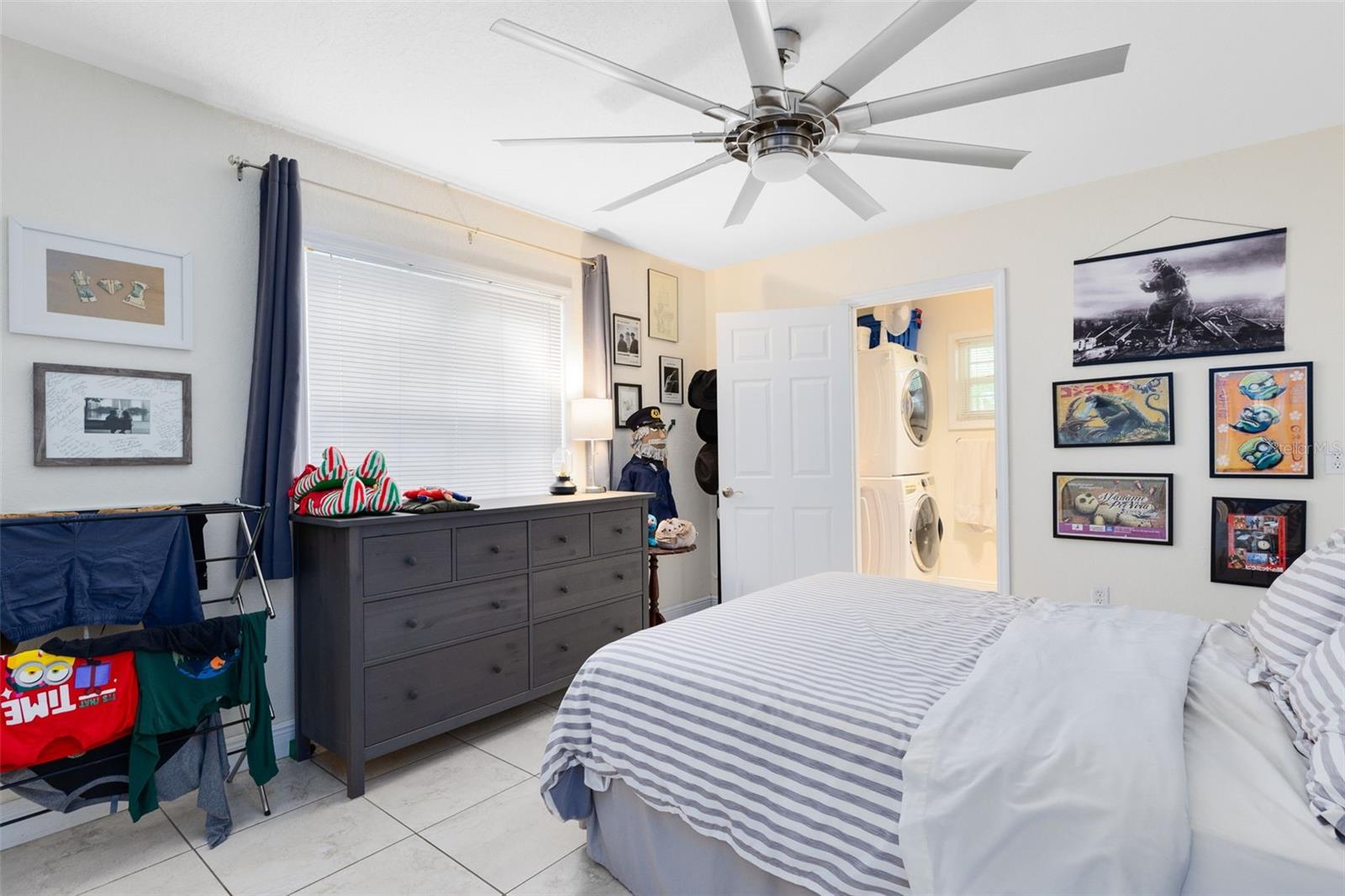 Image 5 of 32 For 607-609 California Avenue