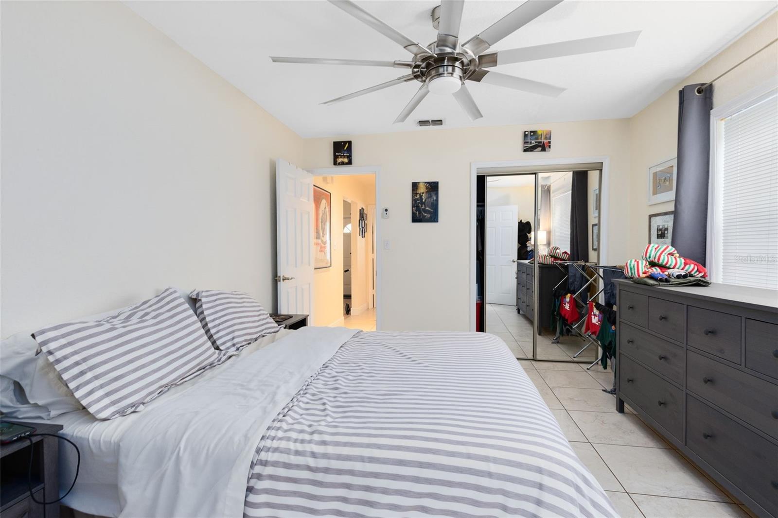 Image 6 of 32 For 607-609 California Avenue