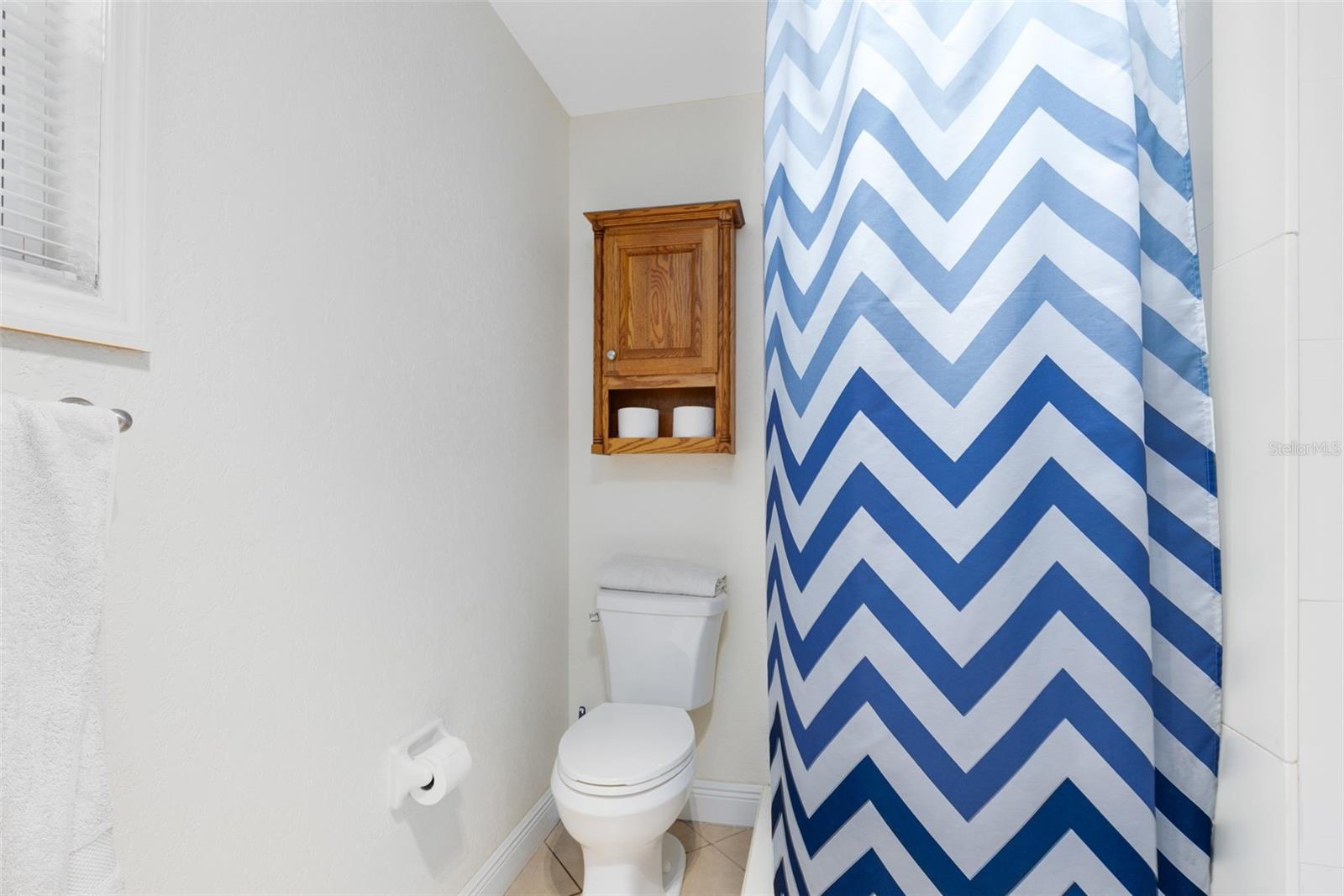 Image 7 of 32 For 607-609 California Avenue