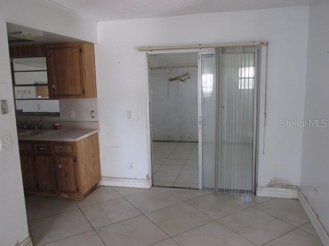 Image 4 of 18 For 7651 Rio Pinar Lakes Boulevard