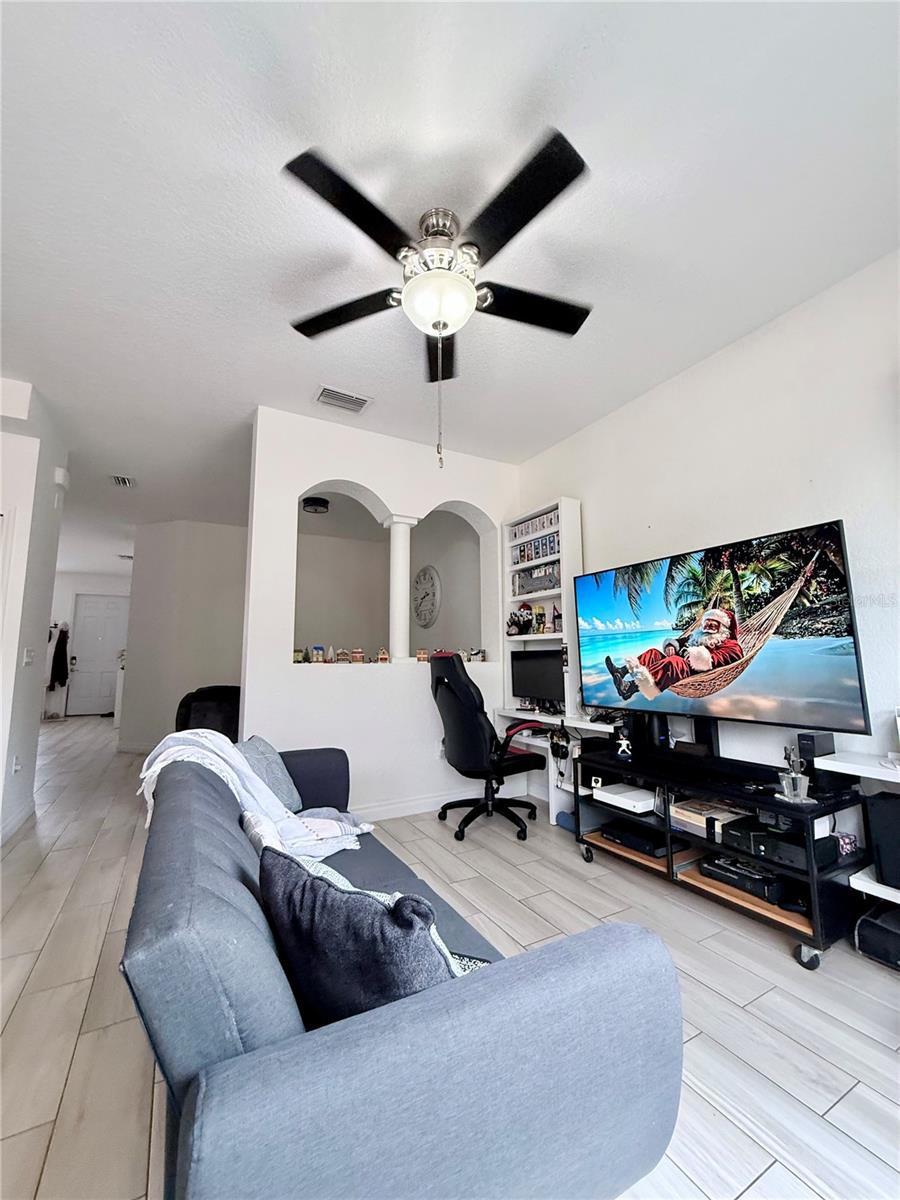 Listing photo id 10 for 3483 Allegra Circle