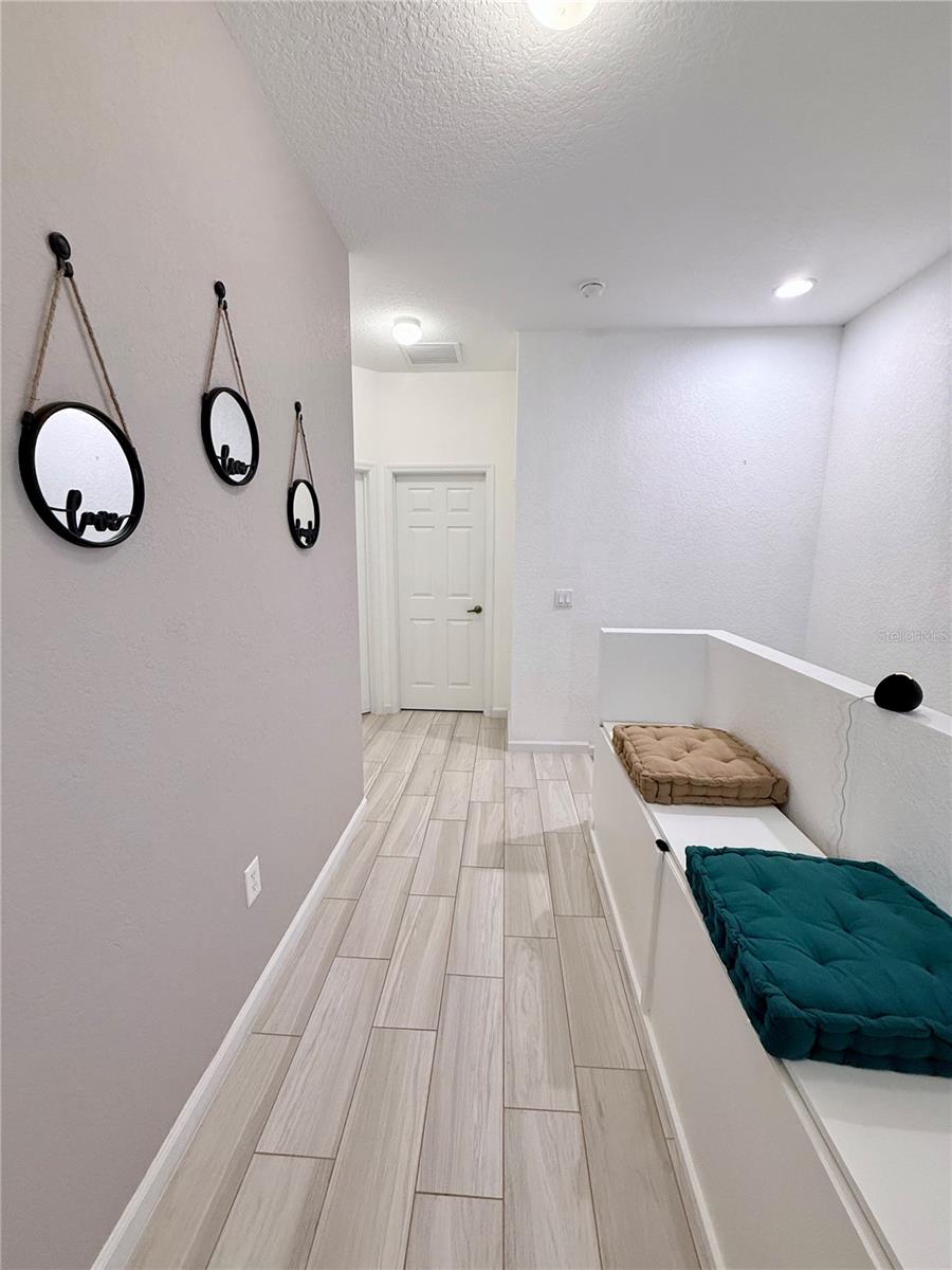 Listing photo id 11 for 3483 Allegra Circle