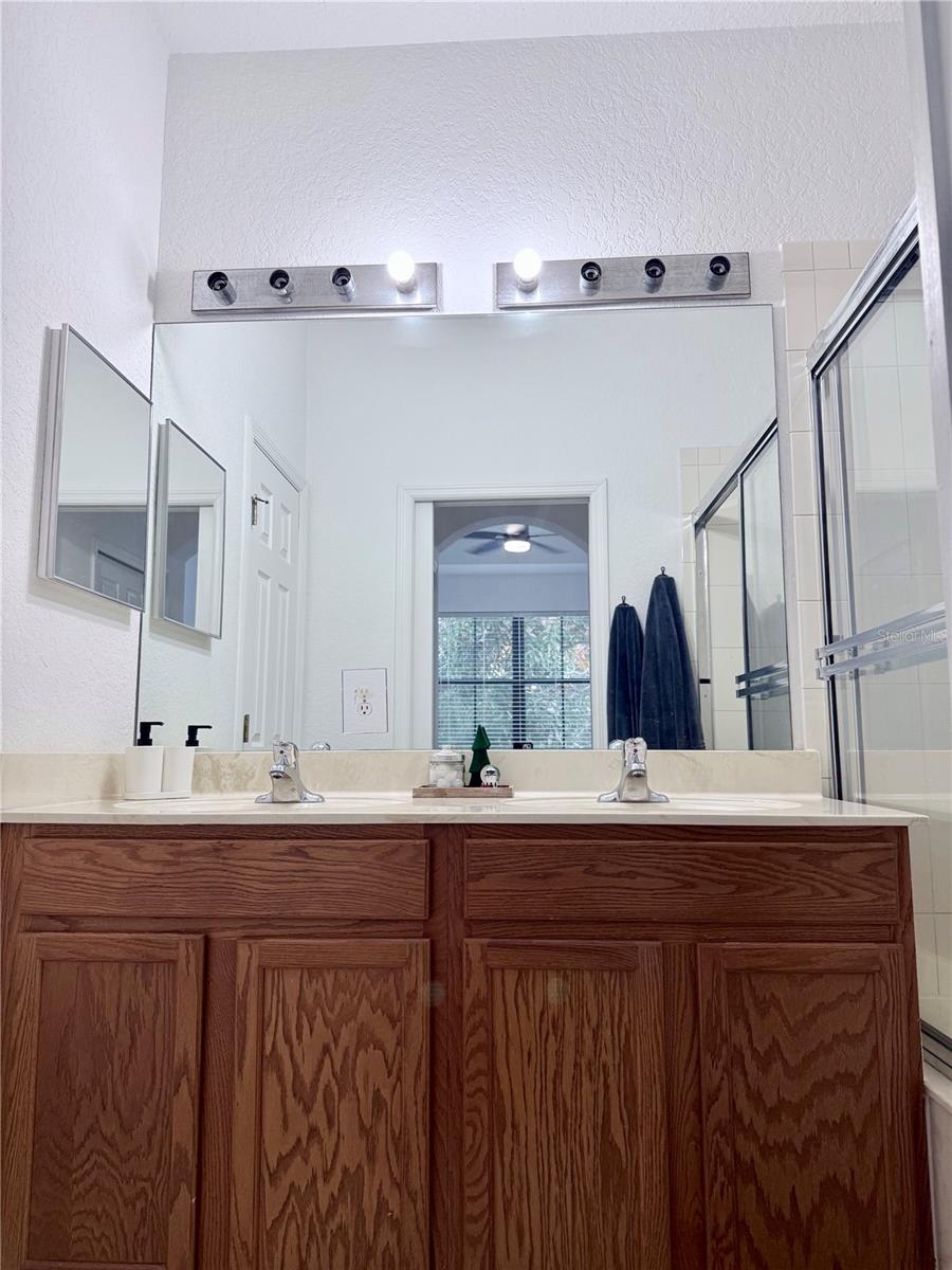 Listing photo id 14 for 3483 Allegra Circle