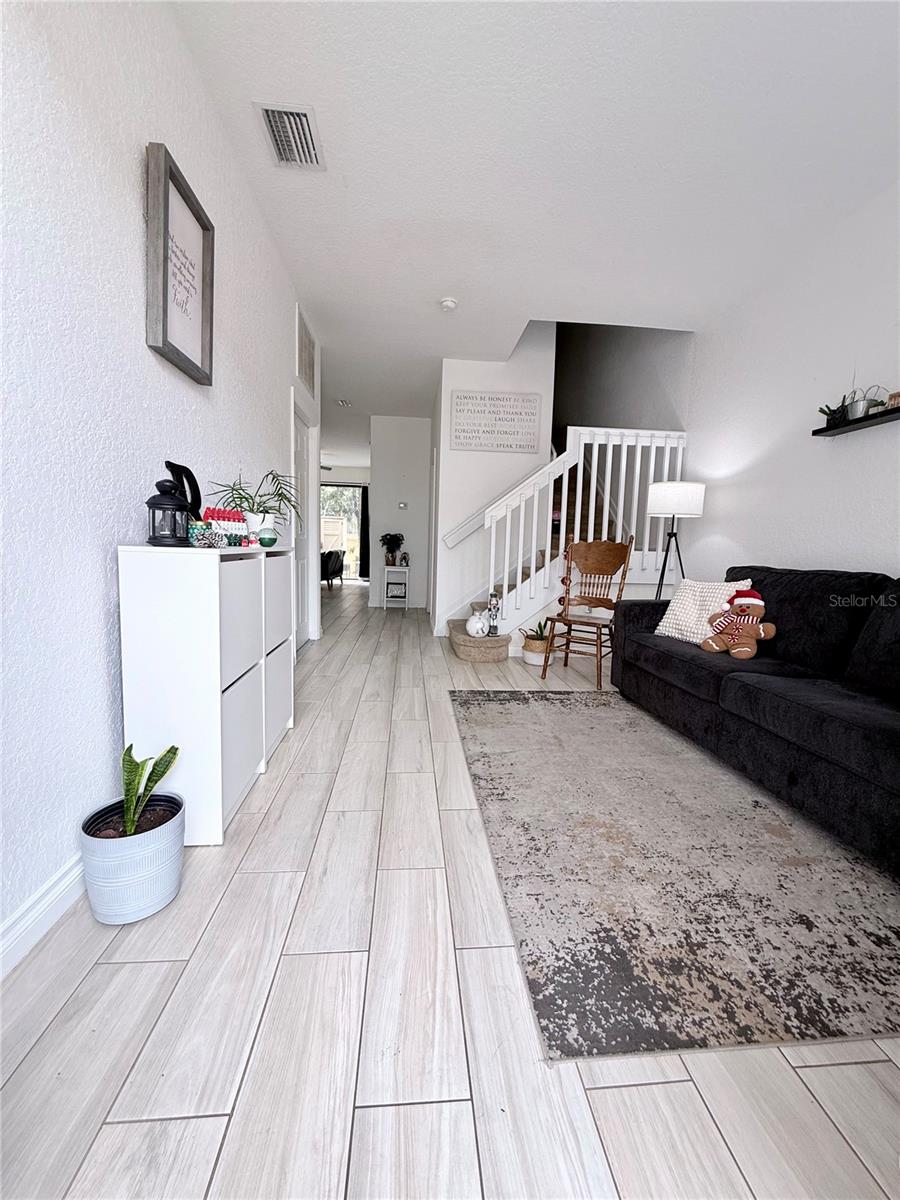 Listing photo id 0 for 3483 Allegra Circle