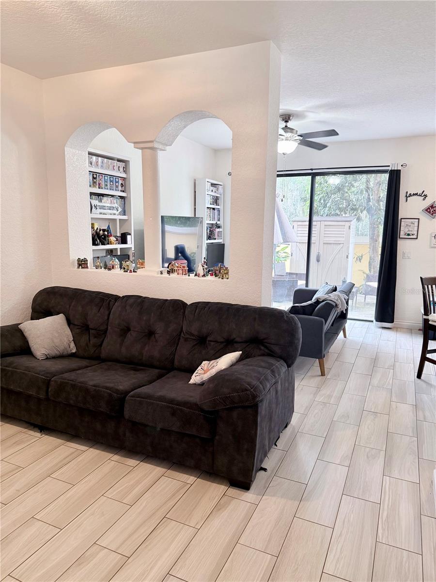 Listing photo id 3 for 3483 Allegra Circle