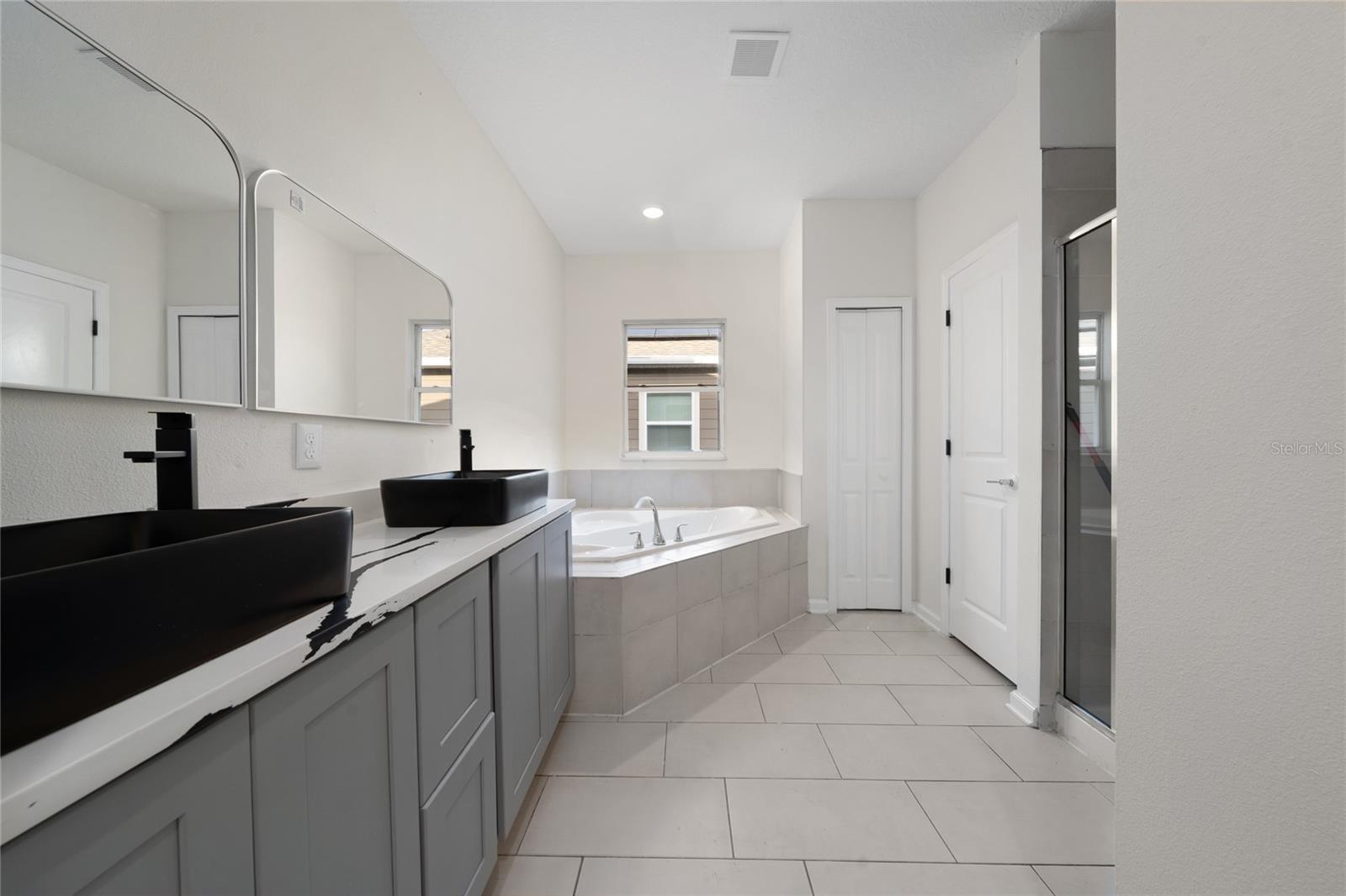 Image 20 of 32 For 6404 Sprucepine Lane