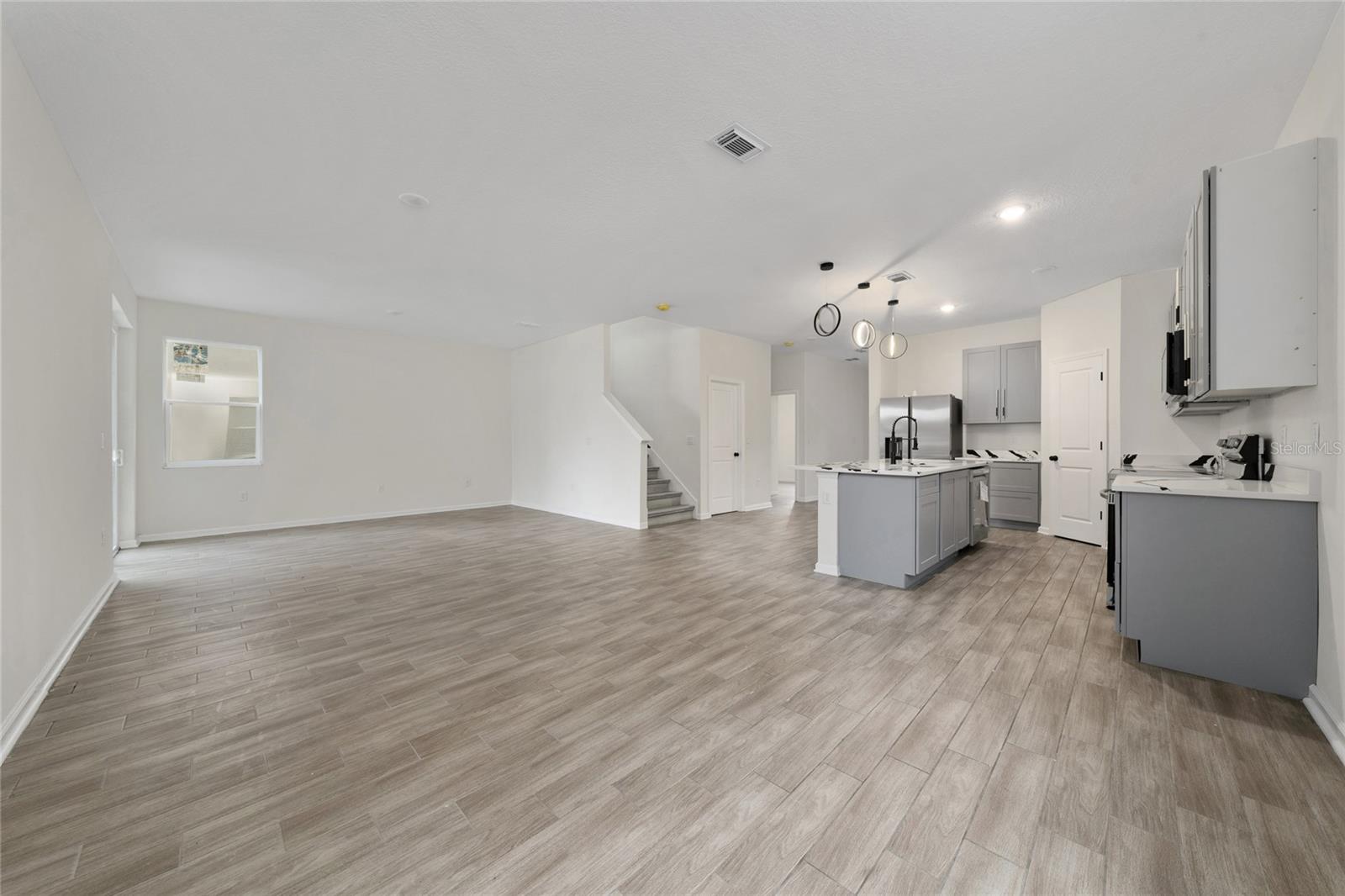 Image 5 of 32 For 6404 Sprucepine Lane