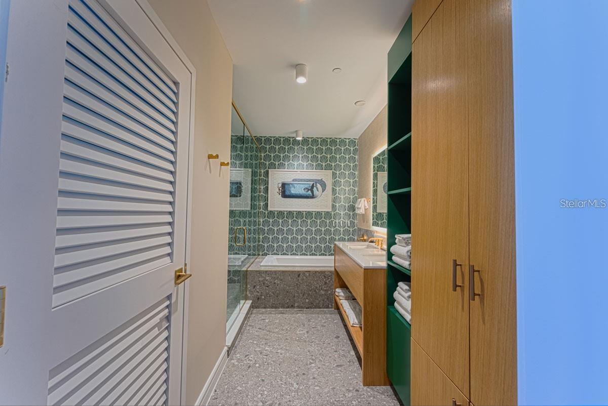 Image 11 of 31 For 3151 Sunset Walk Drive 518