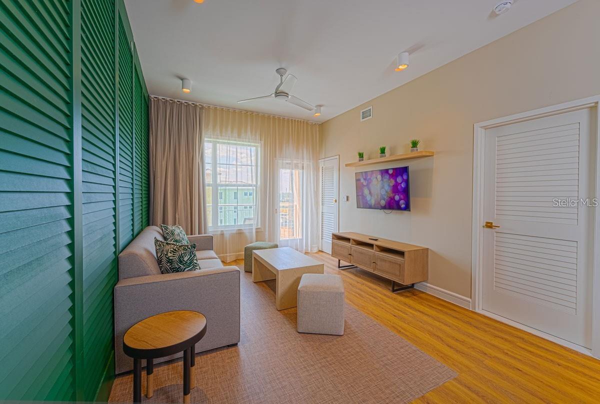 Image 13 of 31 For 3151 Sunset Walk Drive 518